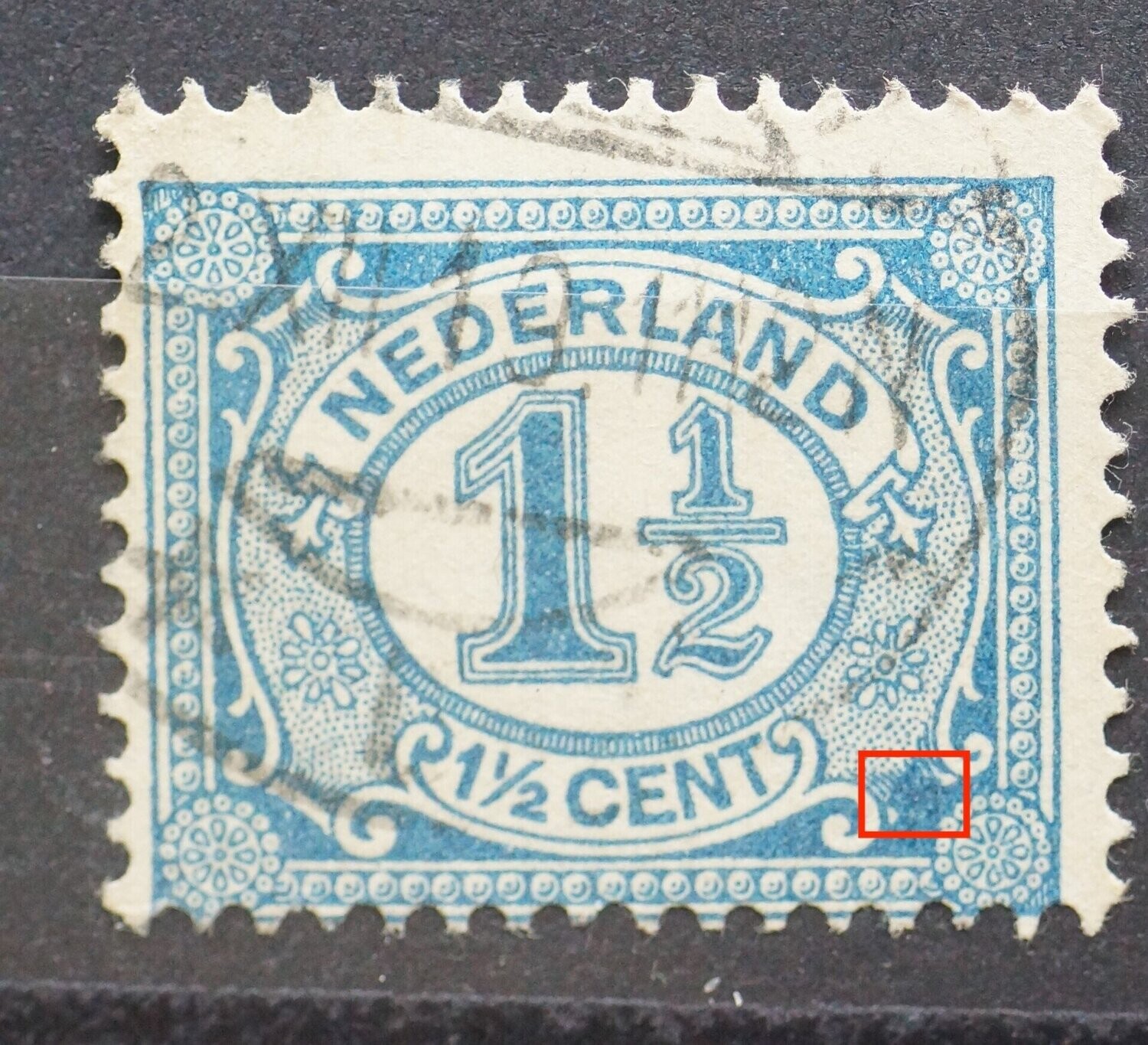 NVPH 53 - grote blauwe vlek in ornament rechtsonder