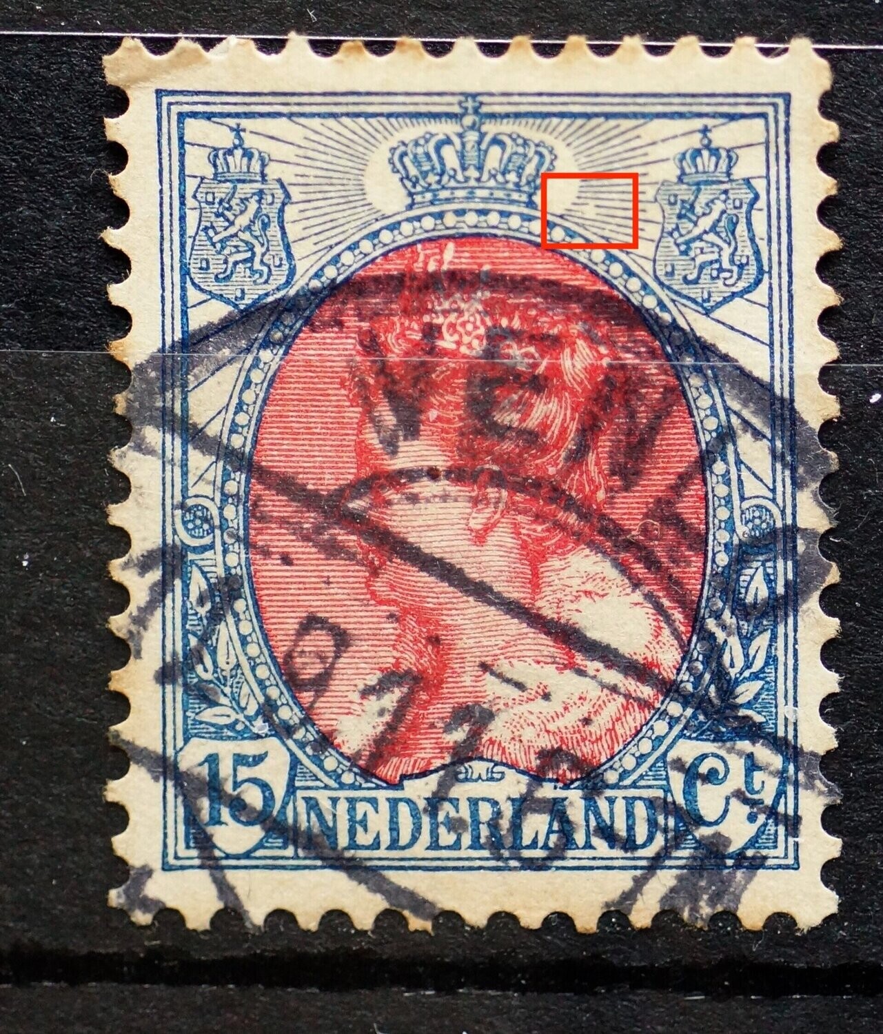 NVPH 65 - witte vlek / breuken in stralen rechts van kroon