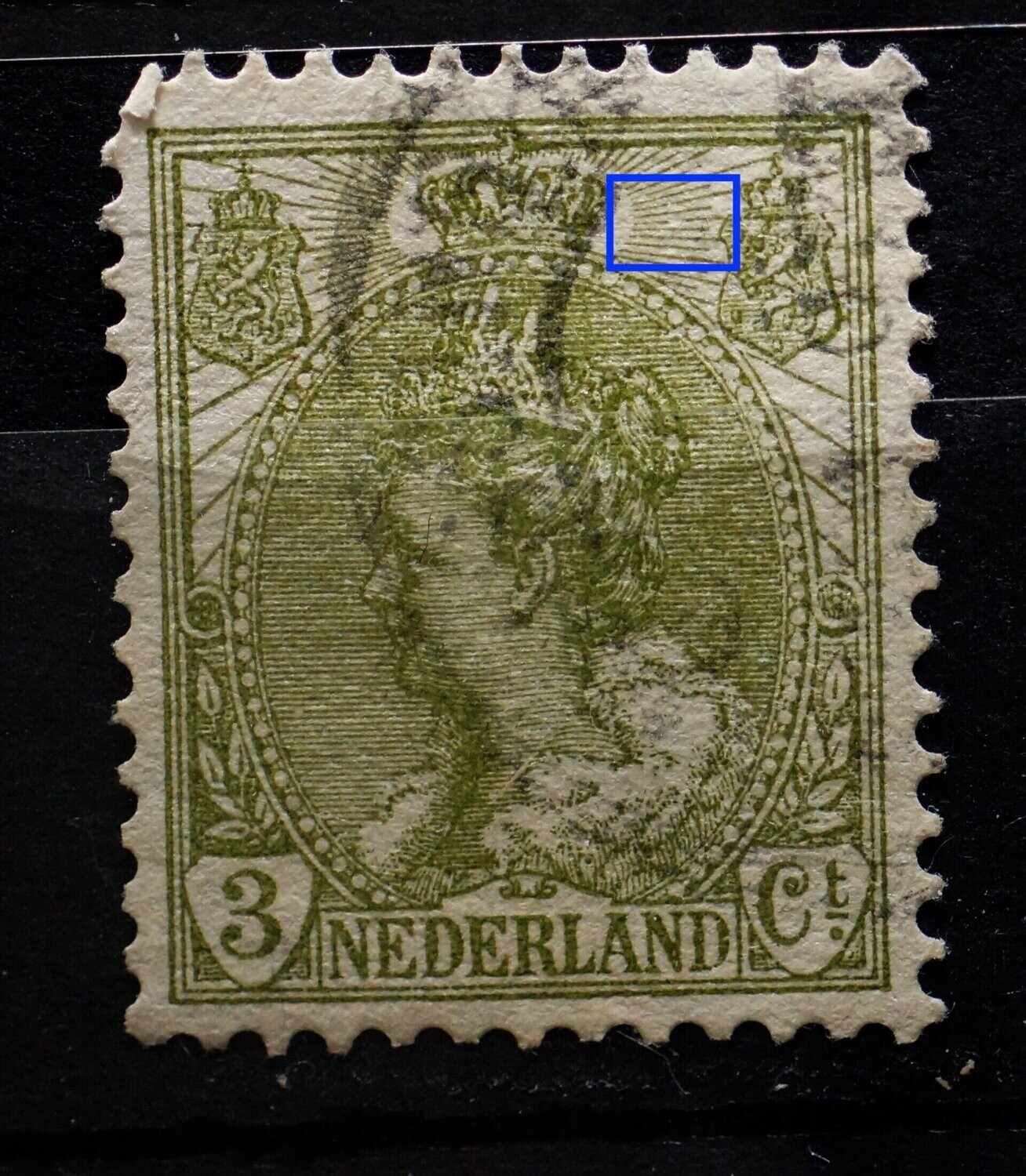 NVPH 57 - breuk in straal rechts van kroon