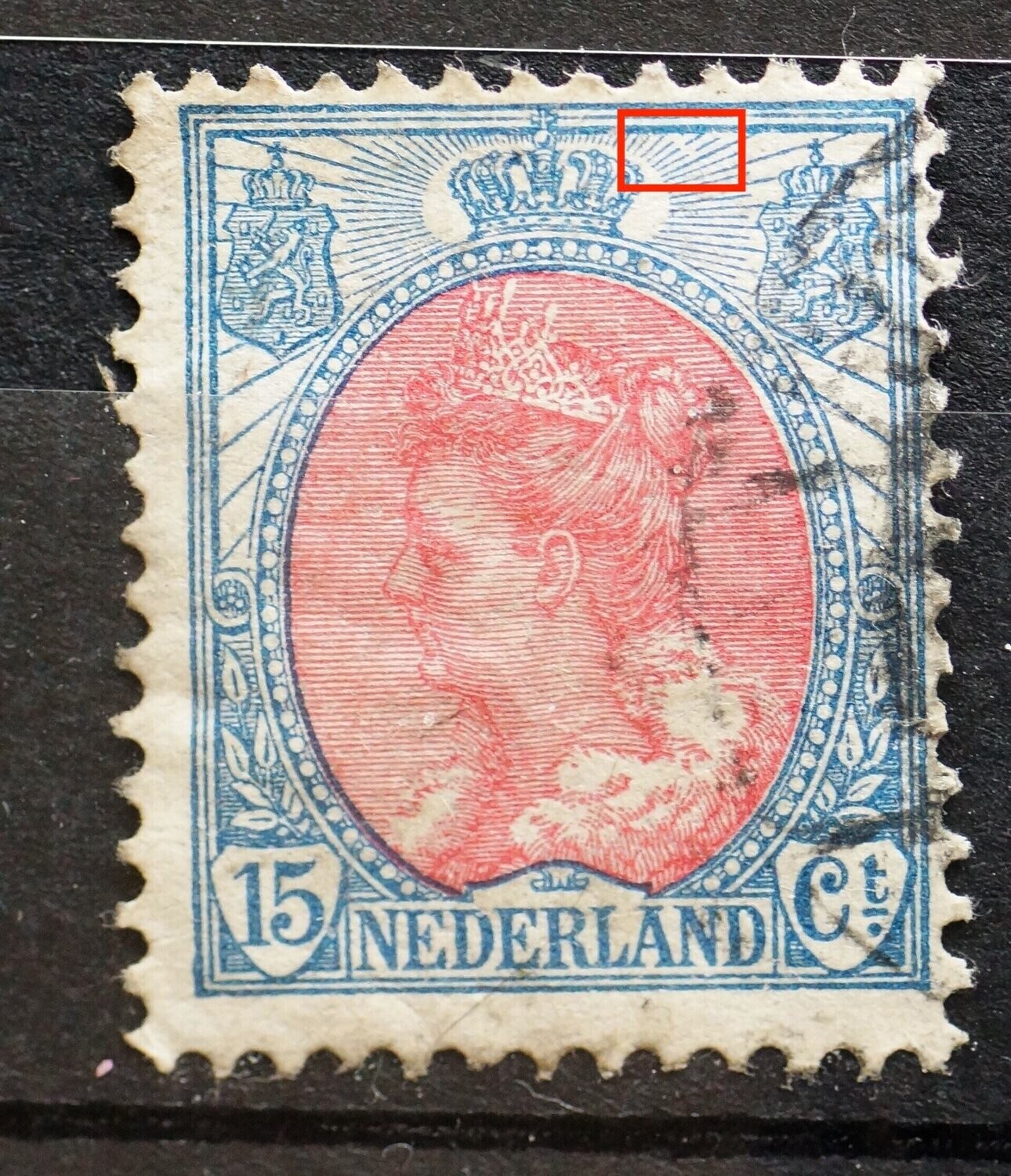 NVPH 65 - breuk / witte kras in diverse stralen rechts van kroon