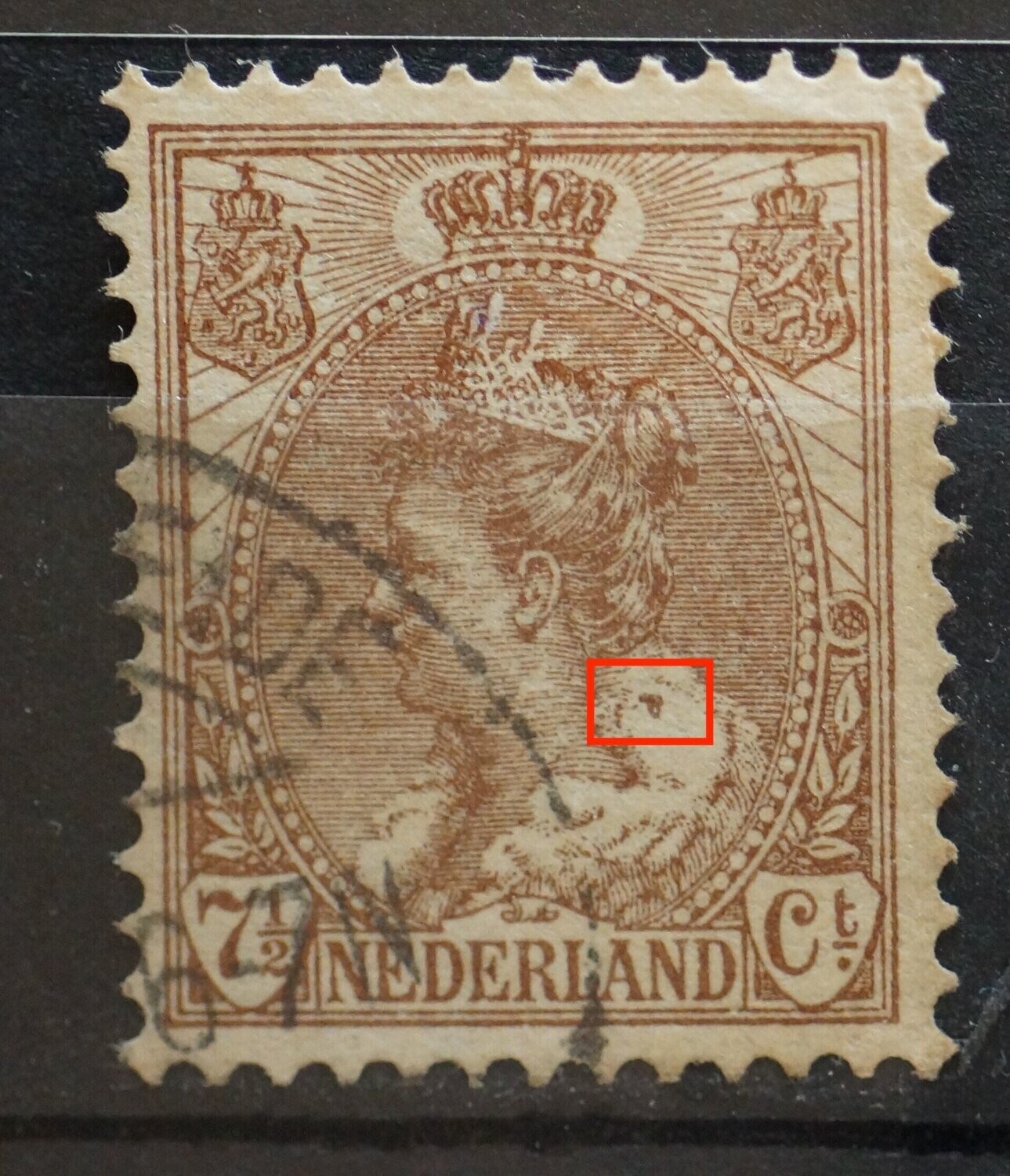 NVPH 61 - bruine vlek in bontkraag NVPH 61 - bruine vlek in bontkraag