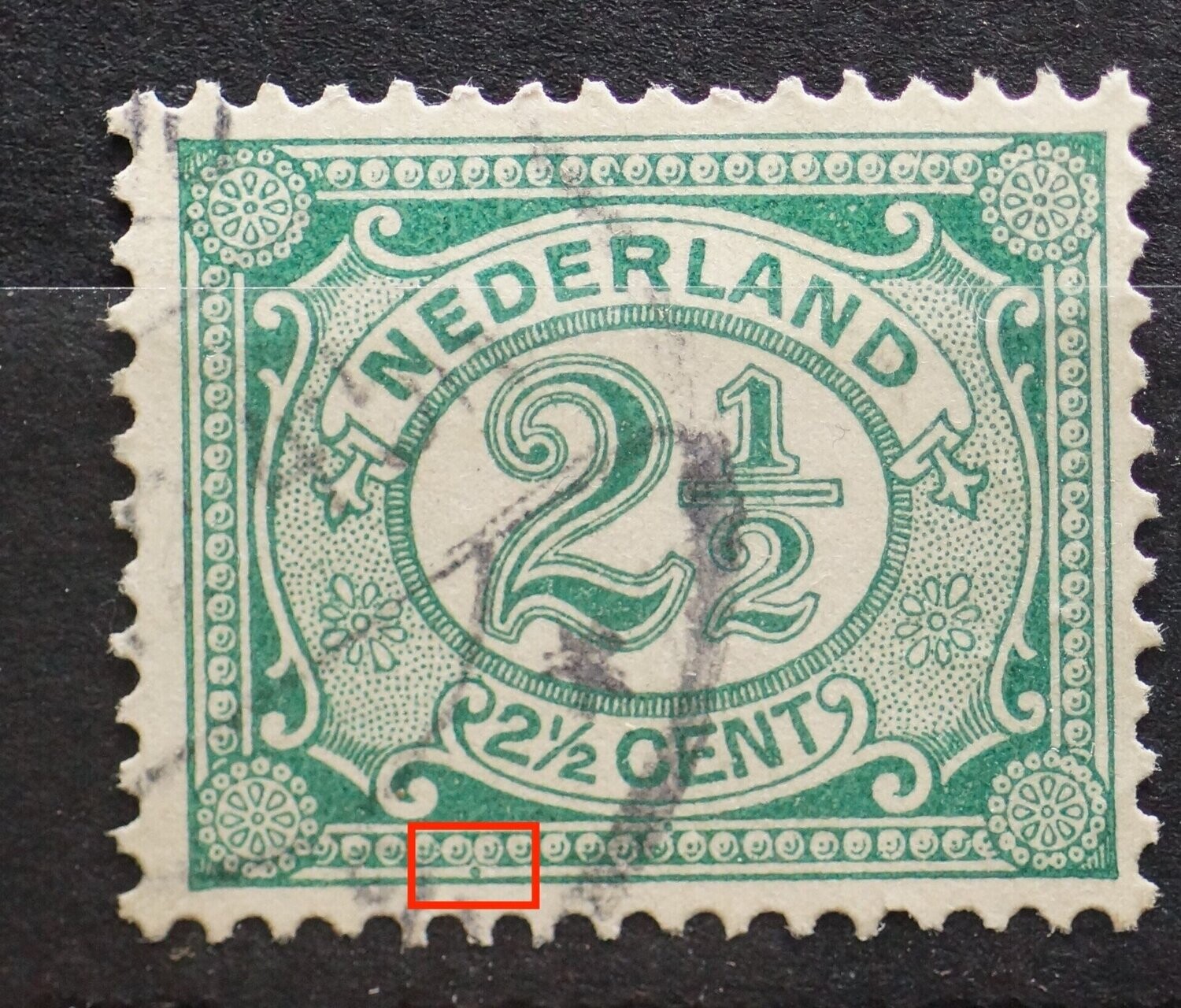 NVPH 55 - groene punt tussen kaderlijn onder, links