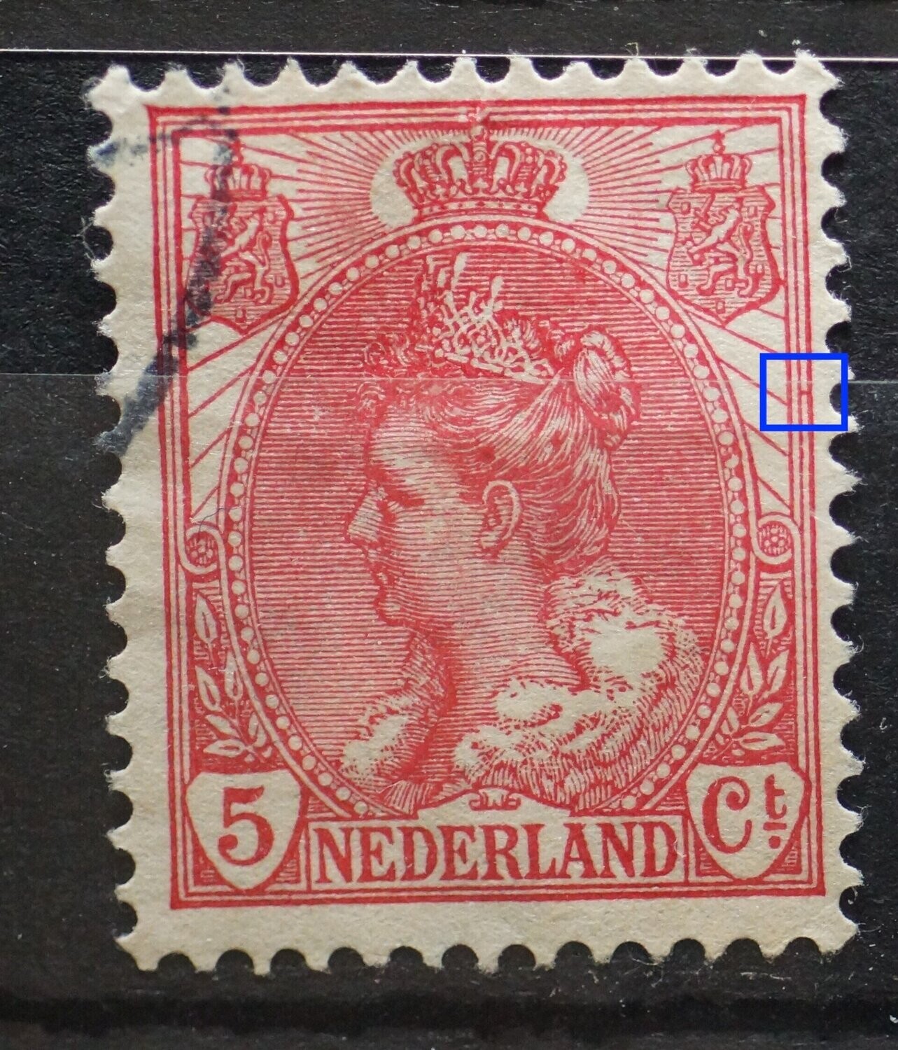 NVPH 60 - rood stipje tussen kaedrlijnen rechts