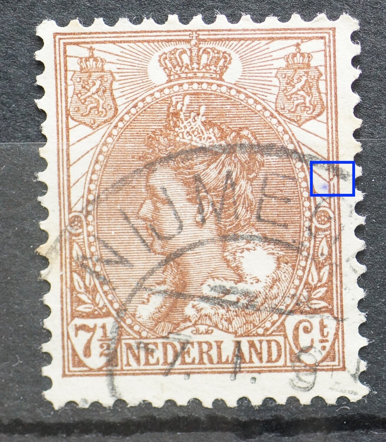 NVPH 61 - punt tussen kaderlijnen rechts