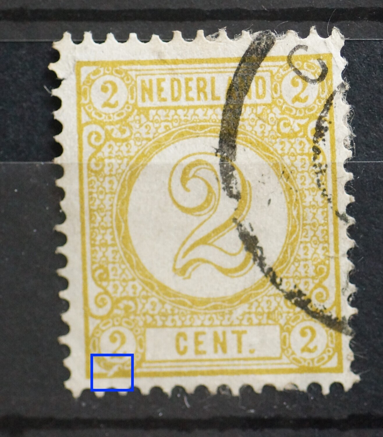 NVPH 32 - witte vlek in rand medaillon linksonder