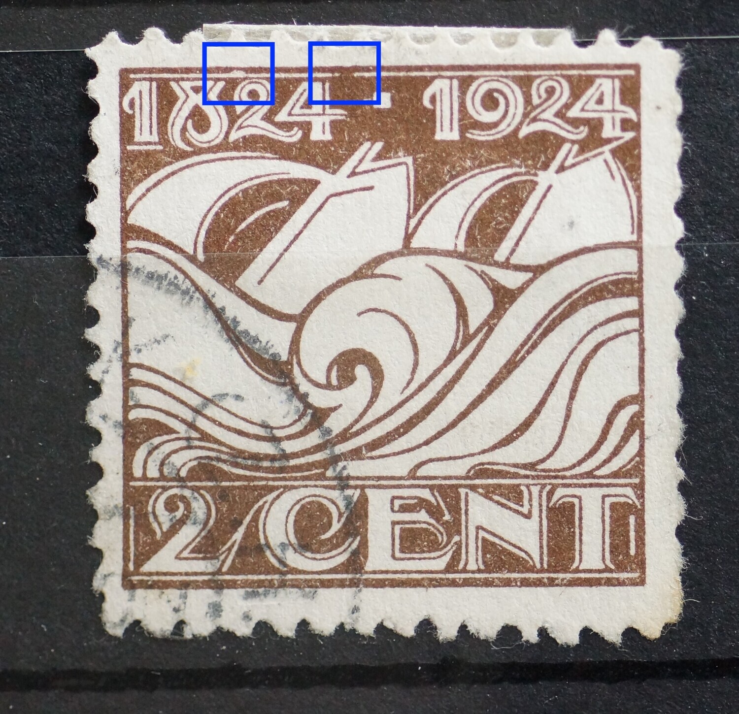 NVPH 139 - witte vlek en bruine vlek in kaderlijnen boven