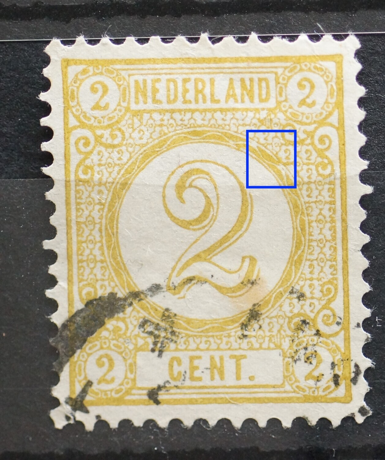 NVPH 32 - beschadigingen/witte vlekken rand medaillon rechts