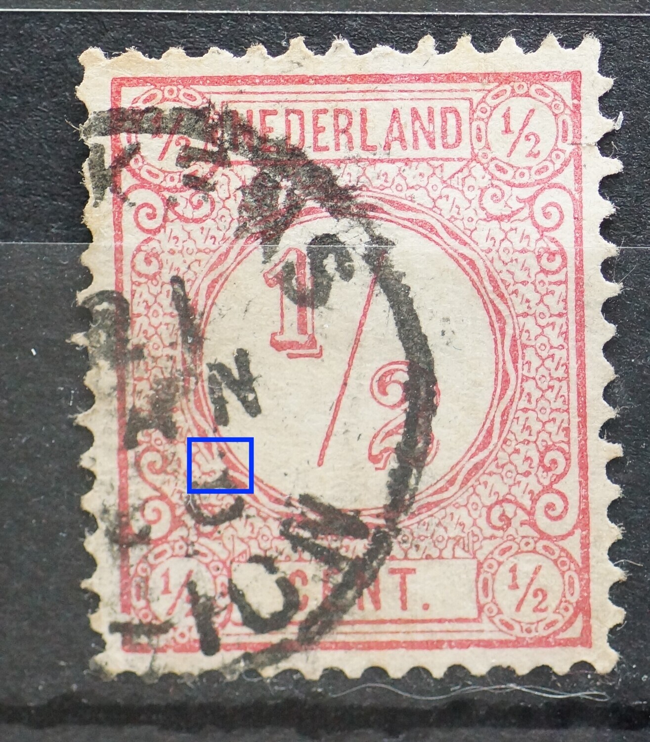 NVPH 30 - o.a. breuk in rand medaillon links
