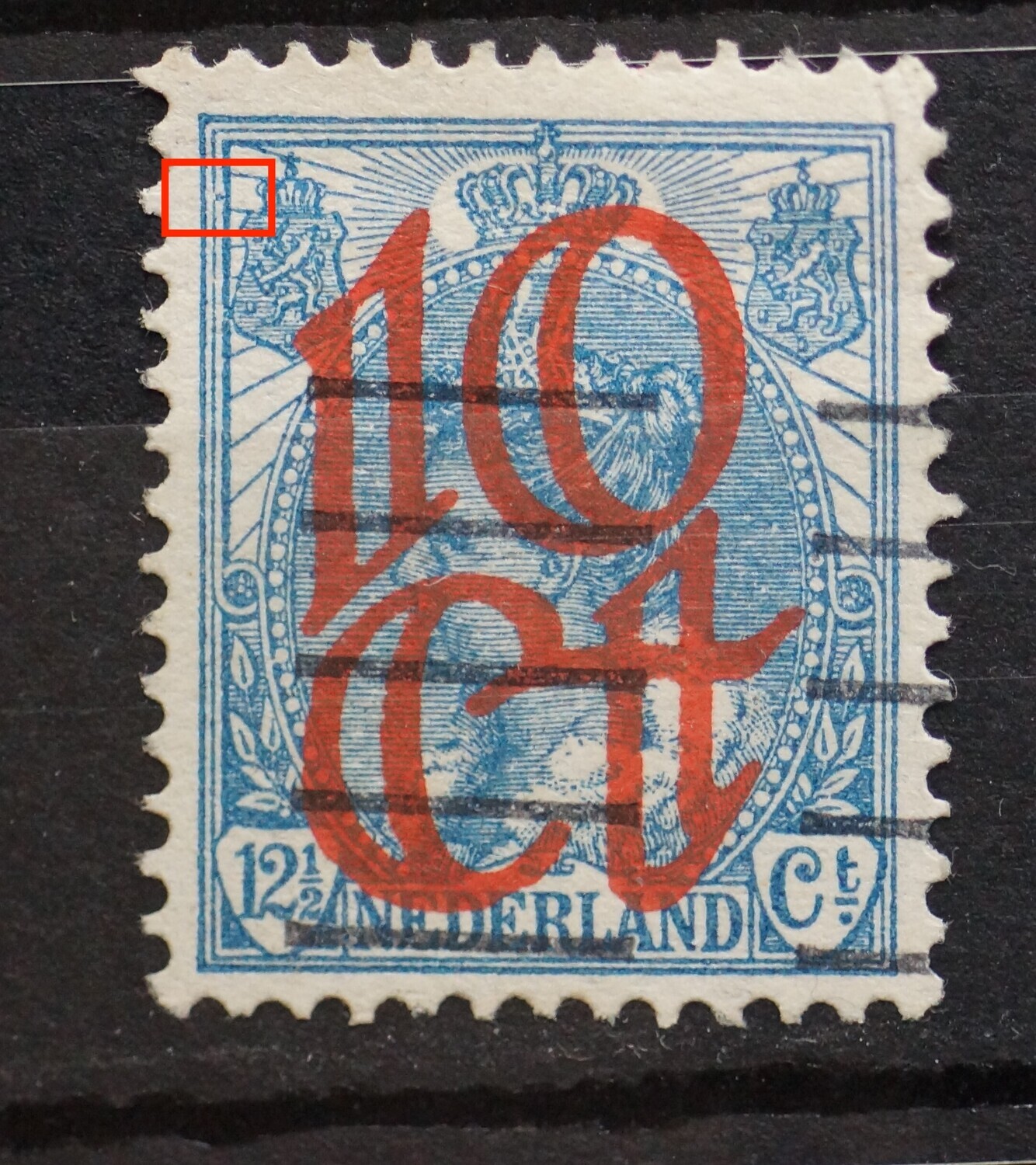 NVPH 118 - blauwe punt in kaderlijn naast linker wapenschild
