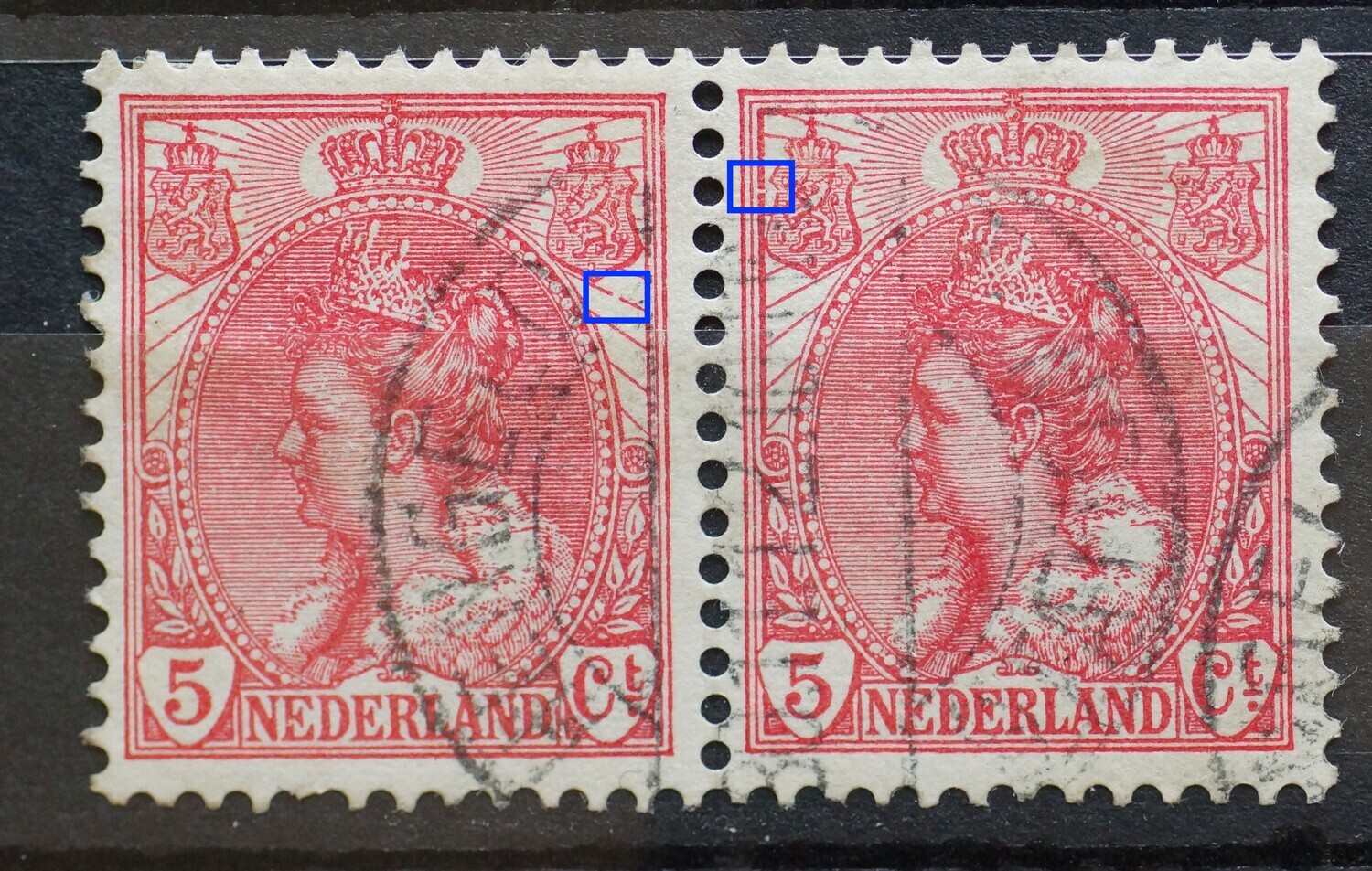 NVPH 60 (paar) - rbreuk in straal (linker zegel) en in kaderlijn links (rechter zegel)