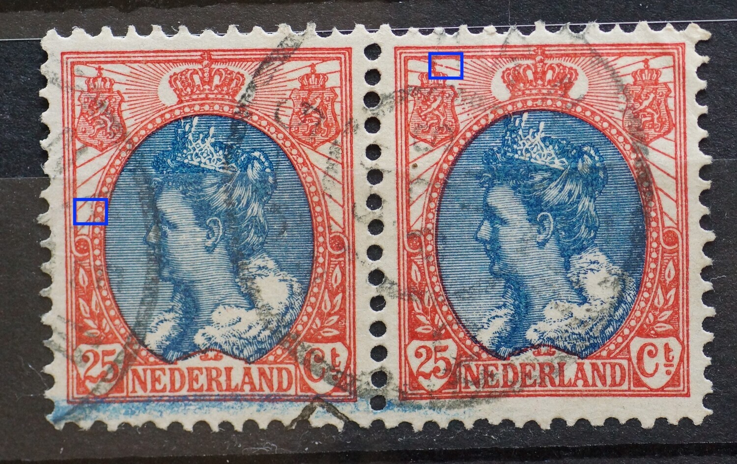 NVPH 71 (paar) - breuk in rand medaillon links (linker zegel) en in straal links van kroon (rechter zegel)