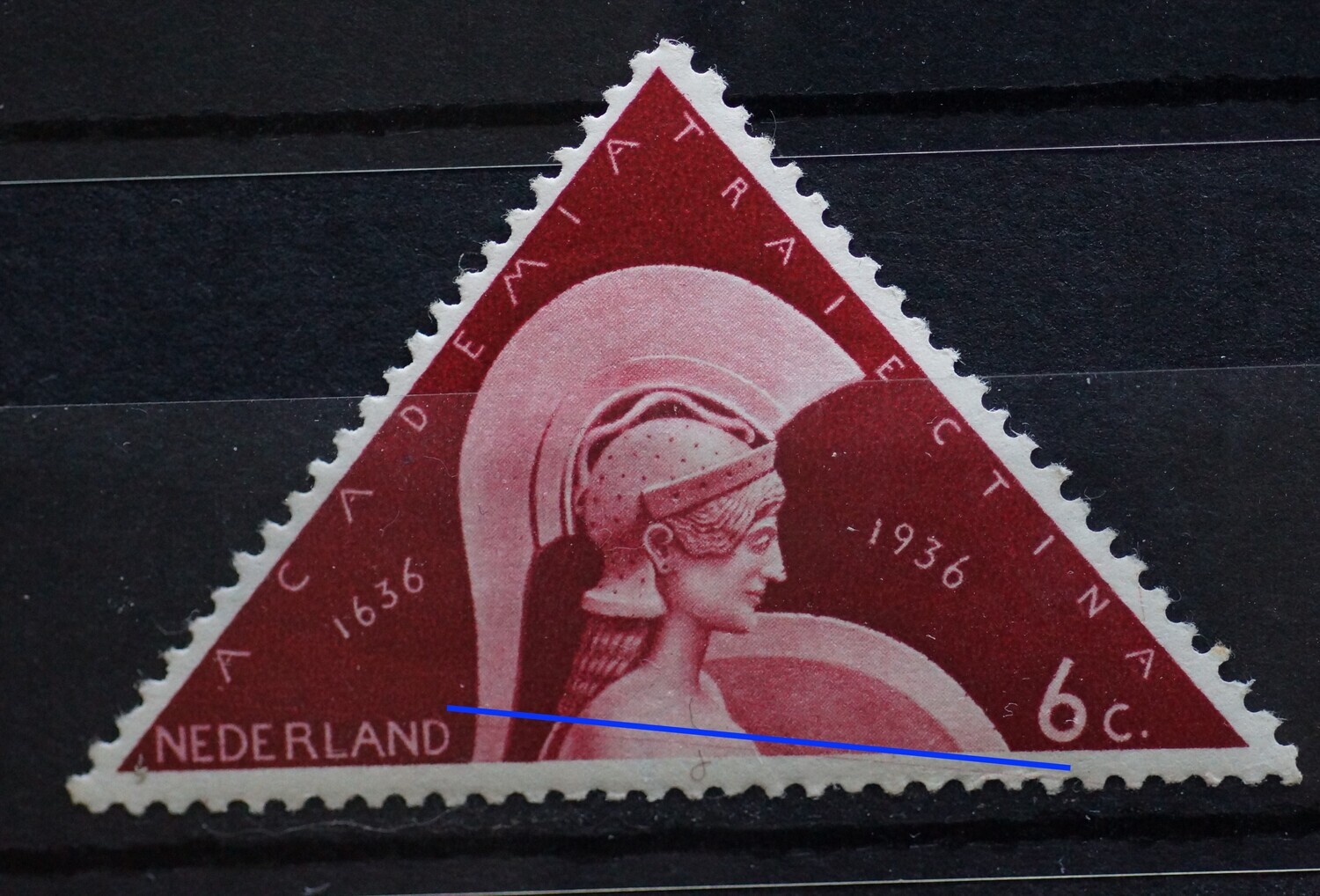 NVPH 287 - rode rakellijn/graveerkras onder in het zegelbeeld