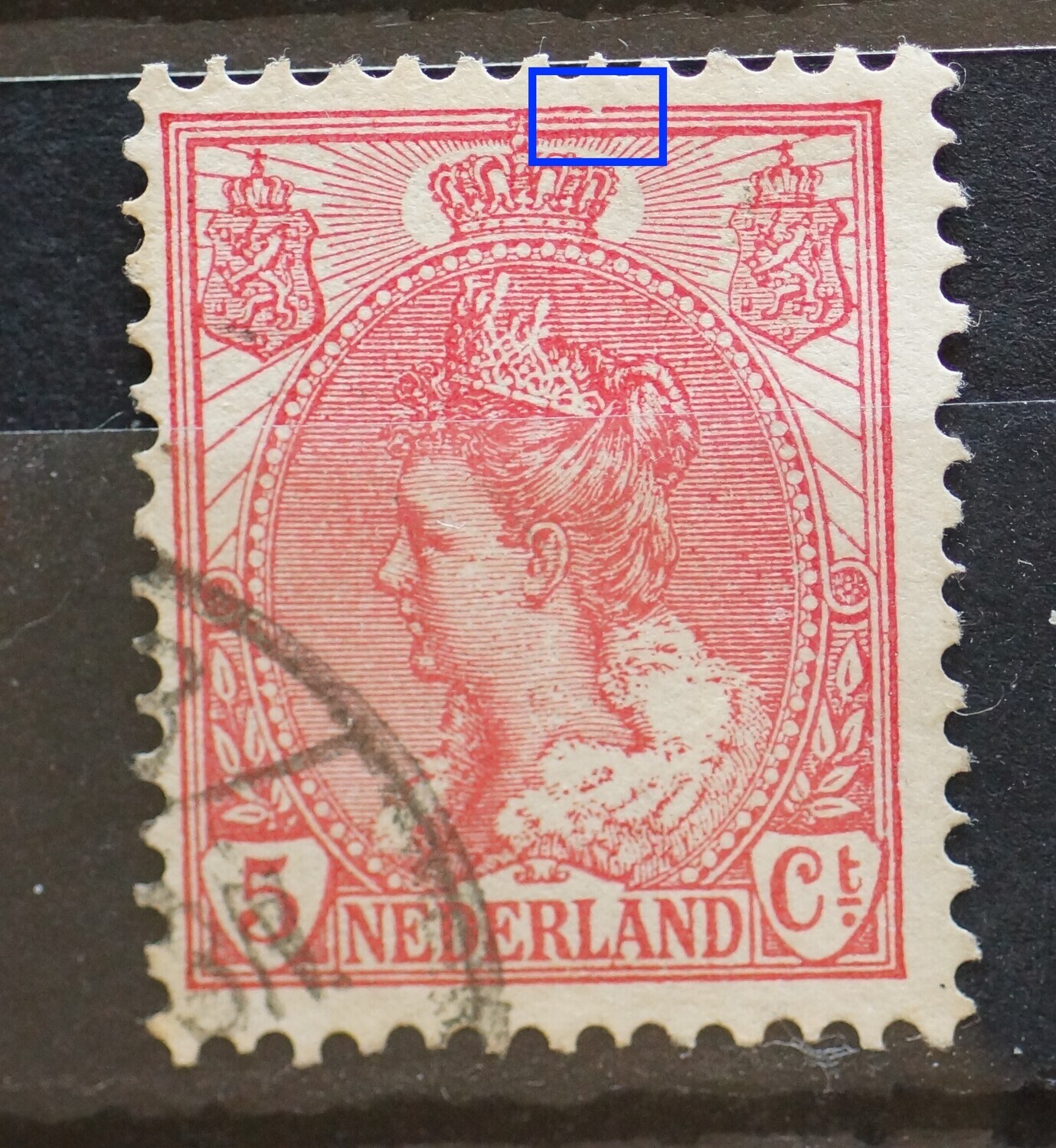 NVPH 60 - breuk in kaderlijn boven NVPH 60 - breuk in kaderlijn boven