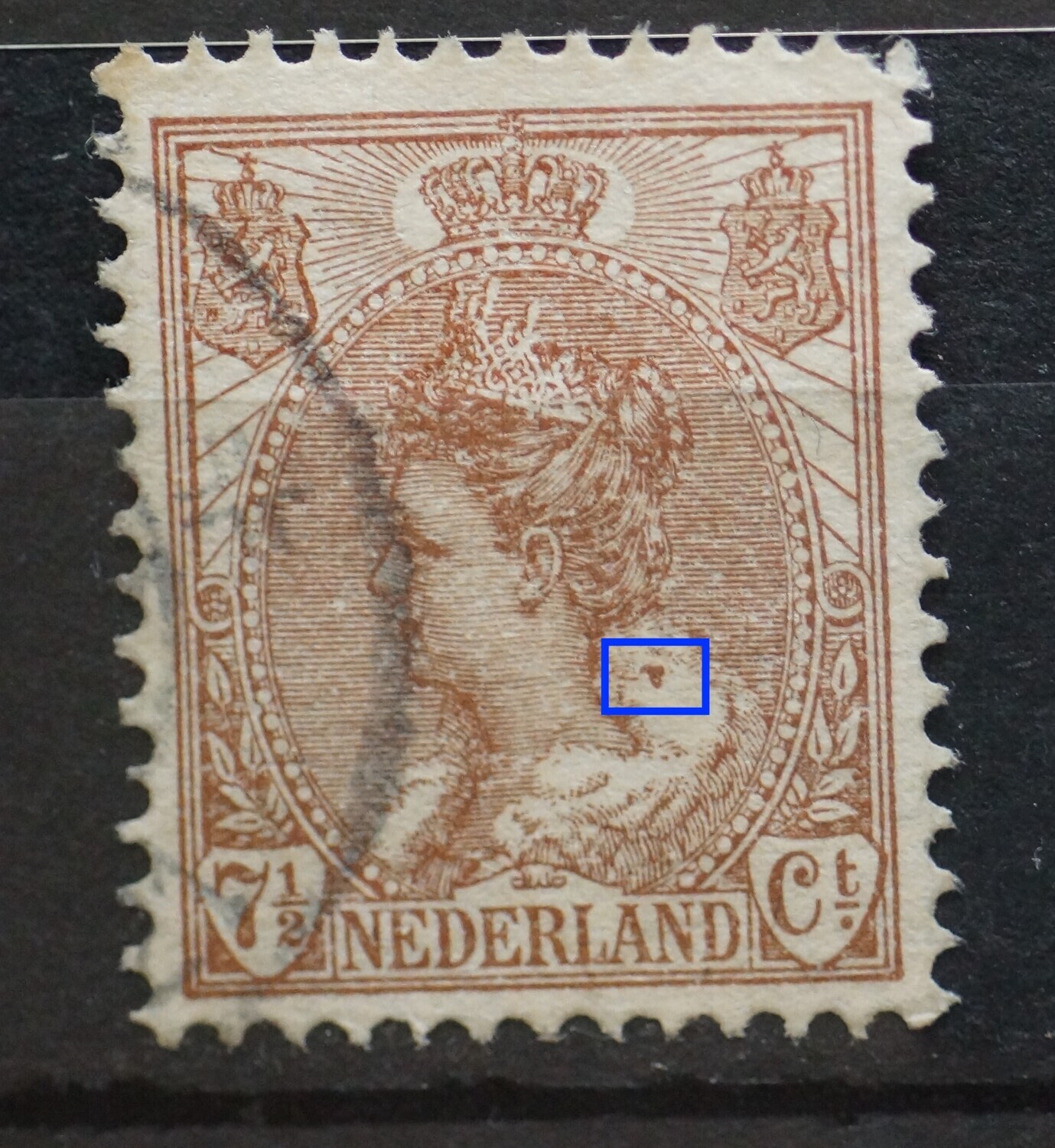 NVPH 61 - bruine vlek in bontkraag NVPH 61 - bruine vlek in bontkraag