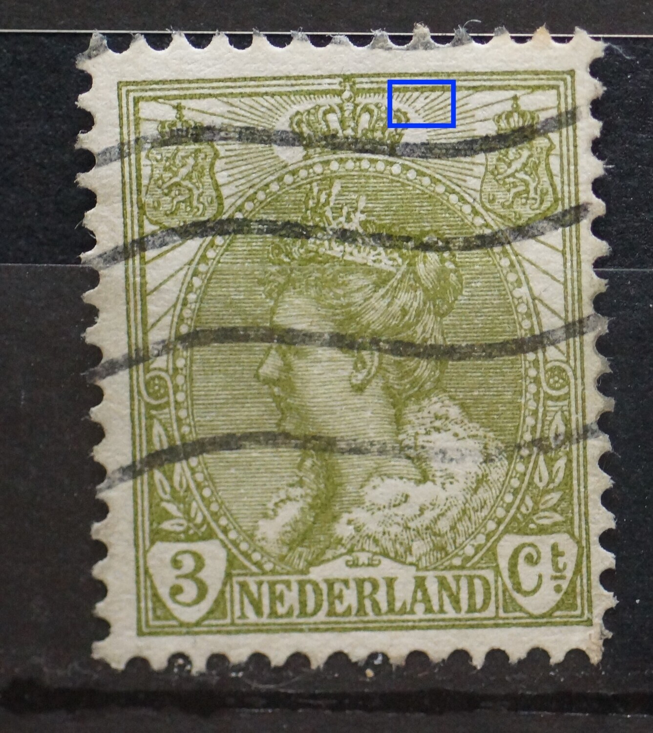 NVPH 57 - breuk in straal rechts van kroon