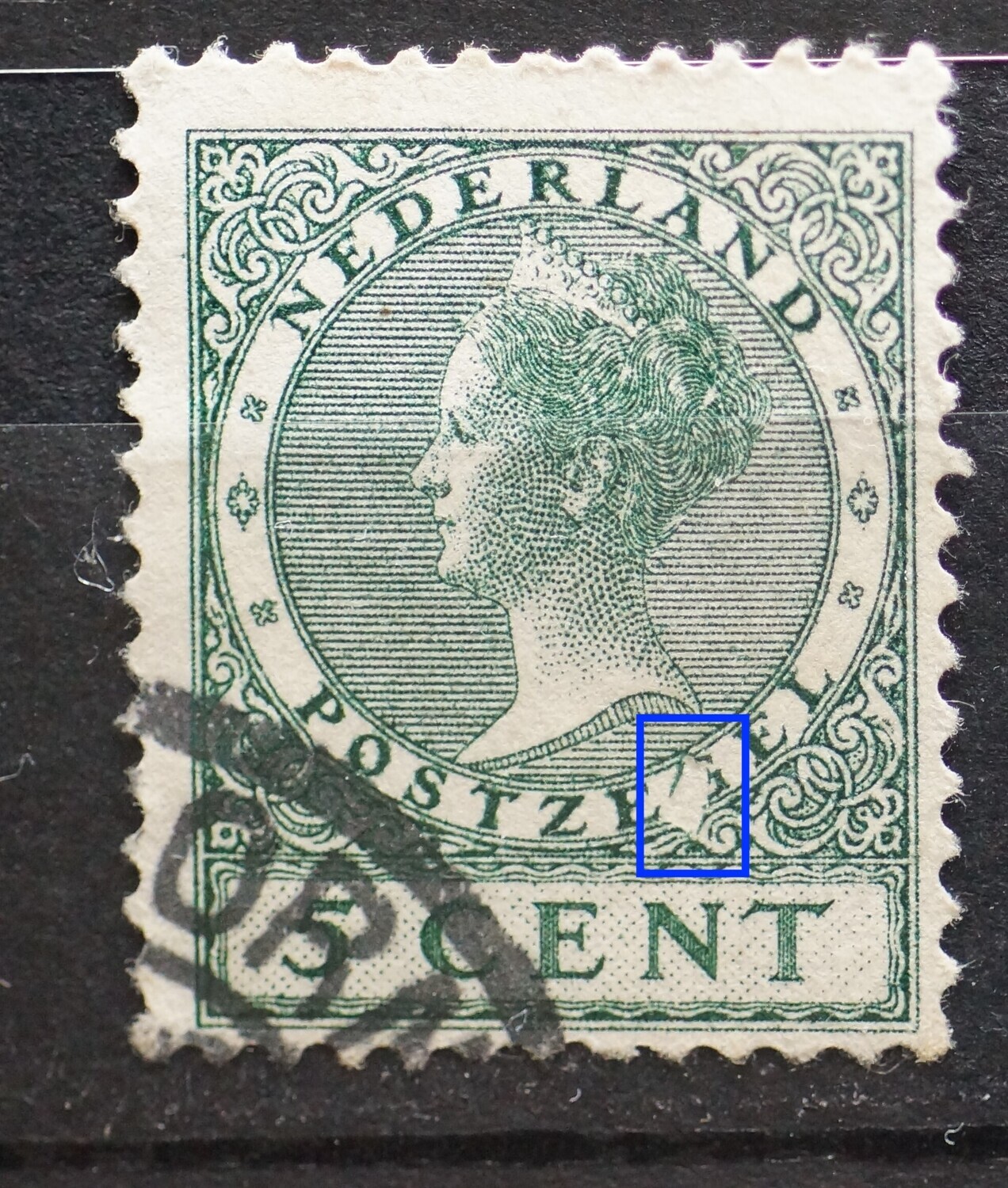 NVPH 149 - grote witte vlek rondom de G van POSTZEGEL (druktoeval ?)