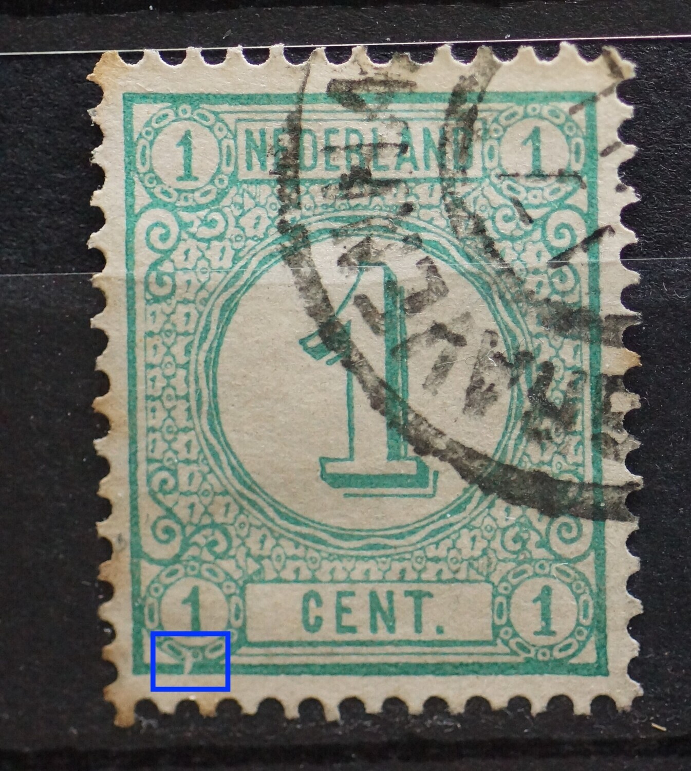 NVPH 31 - breuk in rand medaillon linksonder NVPH 31 - breuk in rand medaillon linksonder