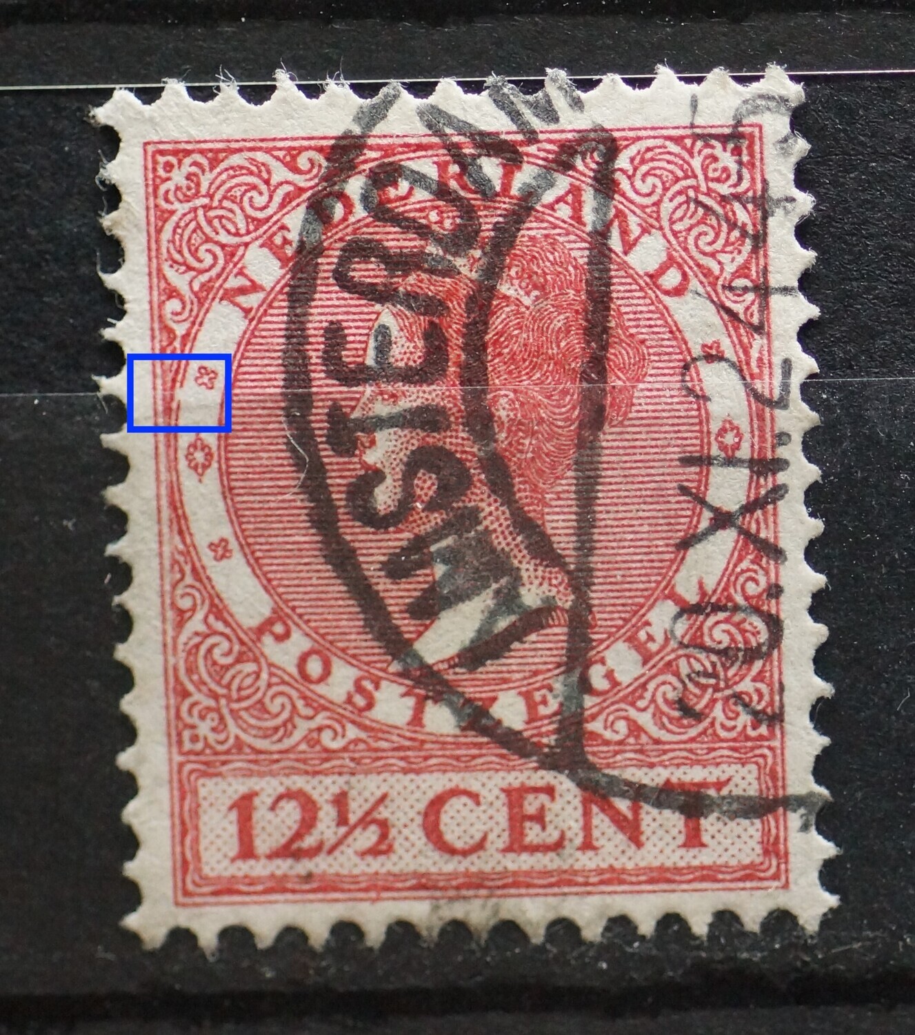 NVPH 154 - breuk in rand medaillon