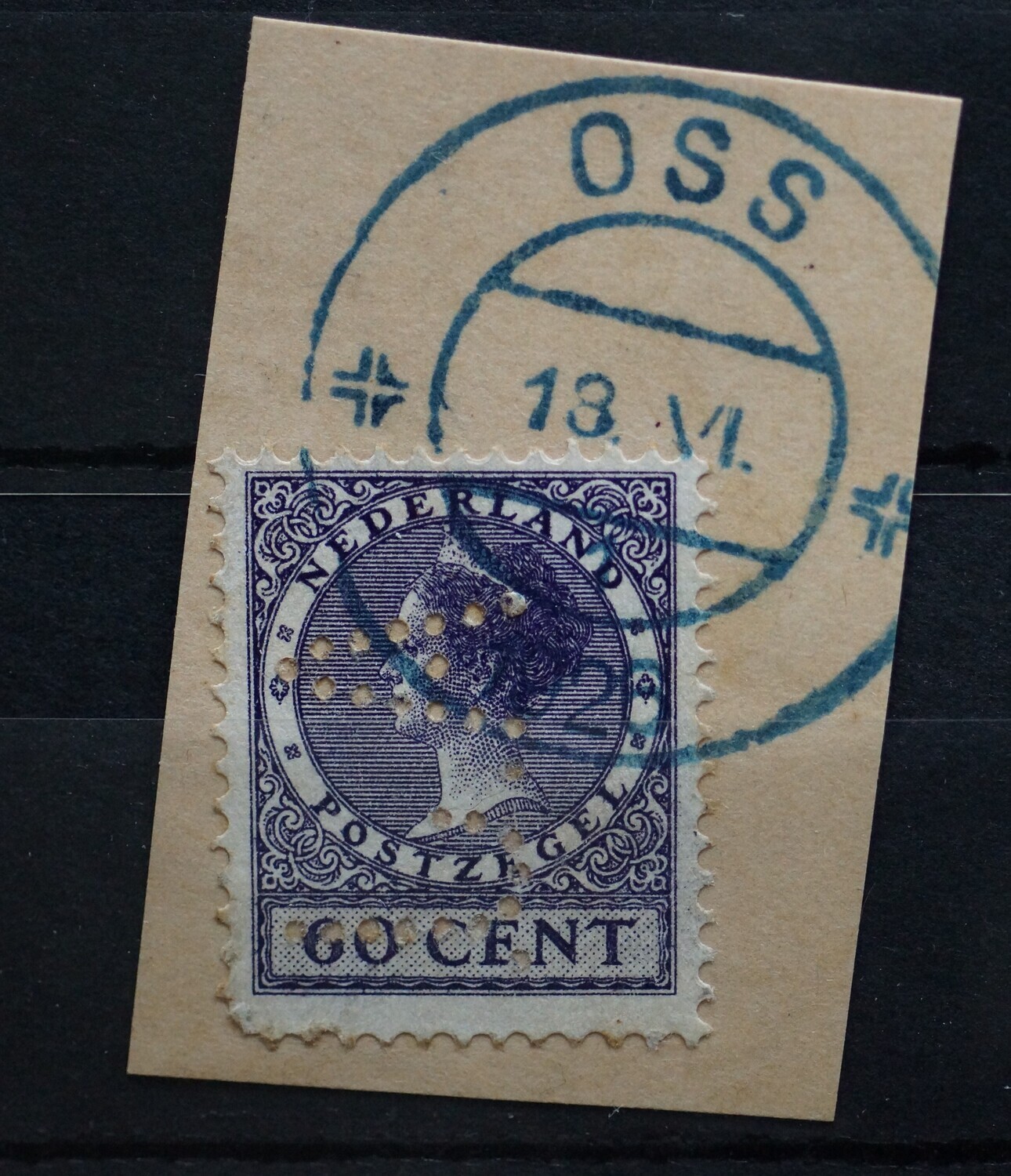 Oss  1 (2 kruizen, geen uuraanduiding, stempel in blauw) op NVPH 162, perfin A.J.