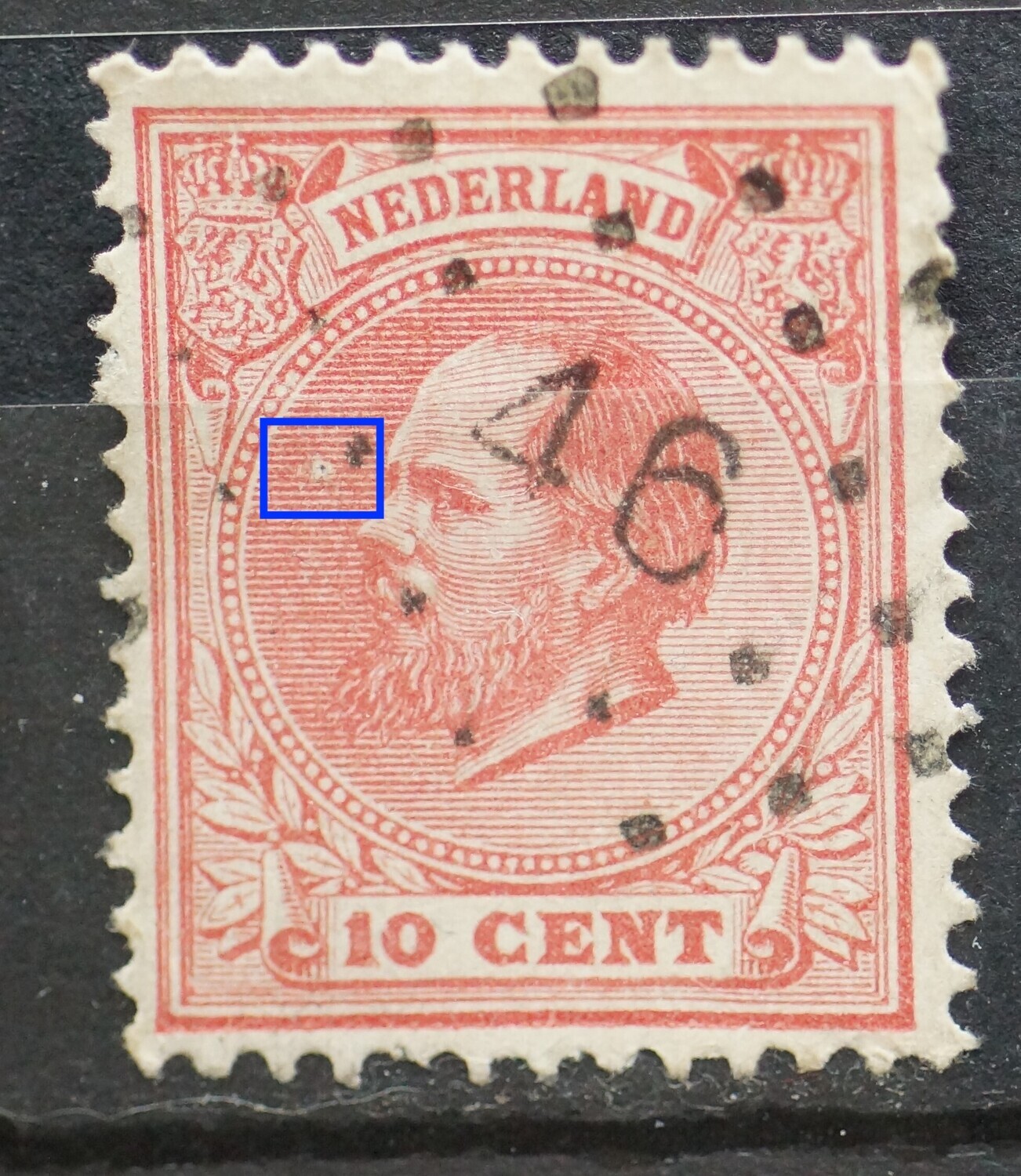 NVPH 21 - breuk / witte vlek in arcering voor het gezicht (met speldenprik) NVPH 21 - breuk / witte vlek in arcering voor het gezicht (met speldenprik)