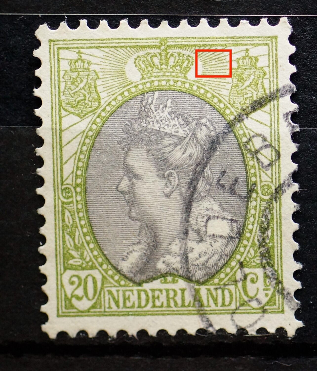 NVPH 69 - breuk in straal rechts van kroon