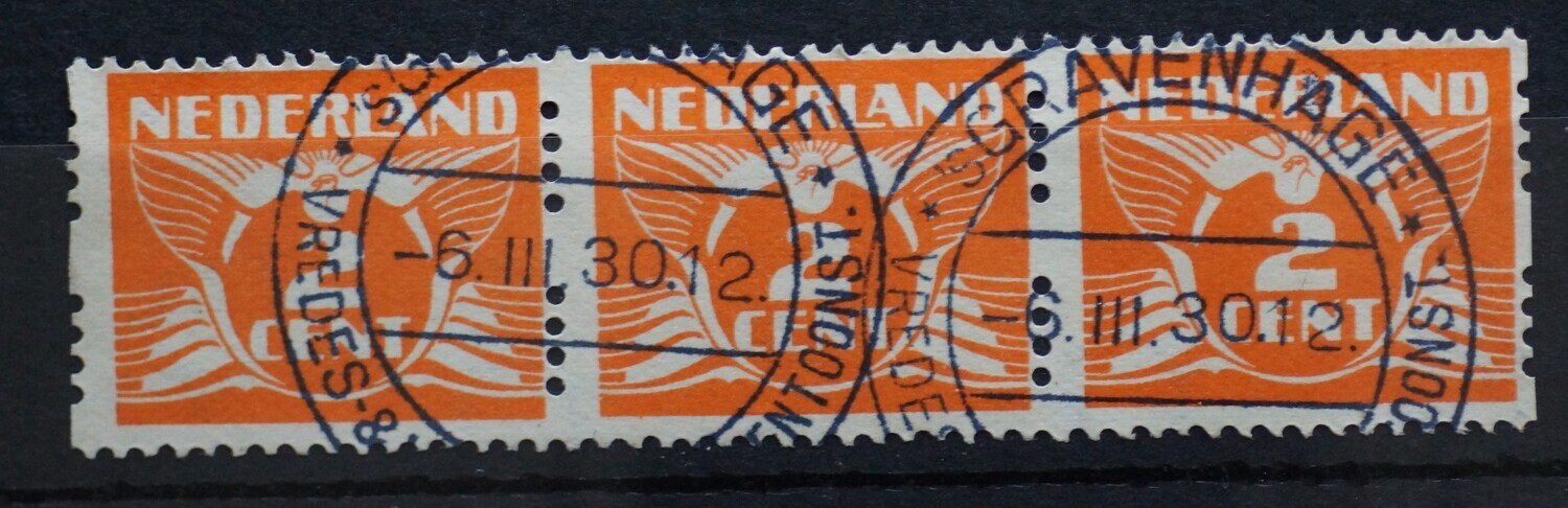 Gelegenheidsstenpel Den Haag Vredestentoonstelling 1930 op NVPH R36 - strip Gelegenheidsstenpel Den Haag Vredestentoonstelling 1930 op NVPH R36 - strip