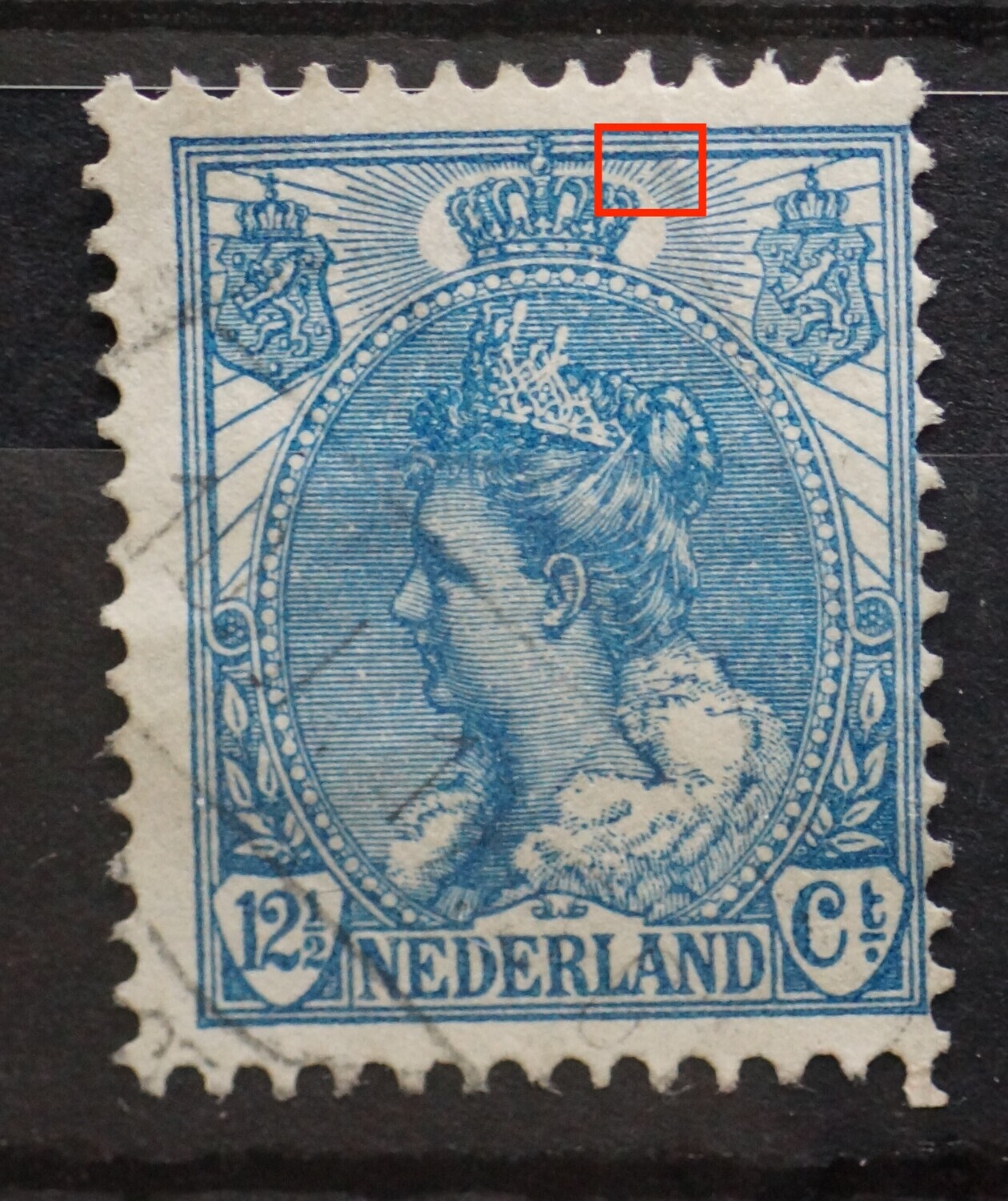 NVPH 63 - breuk in straal rechts van kroon