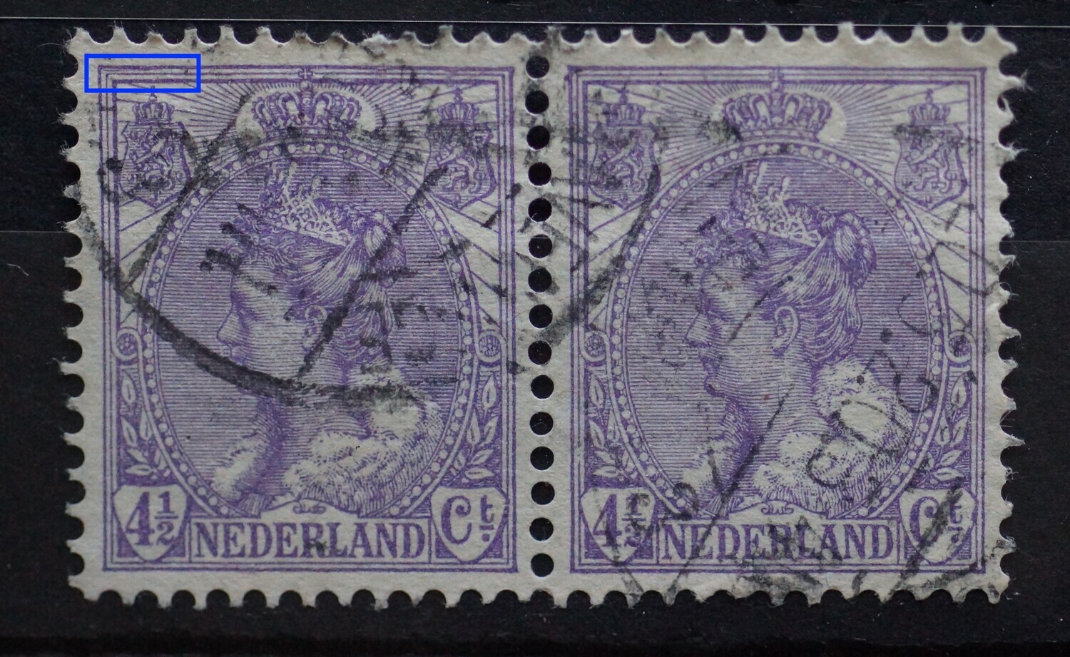 NVPH 59 (paar) - o.a. gespleten / extra kaderlijn boven, links (linker zegel) NVPH 59 (paar) - o.a. gespleten / extra kaderlijn boven, links (linker zegel)