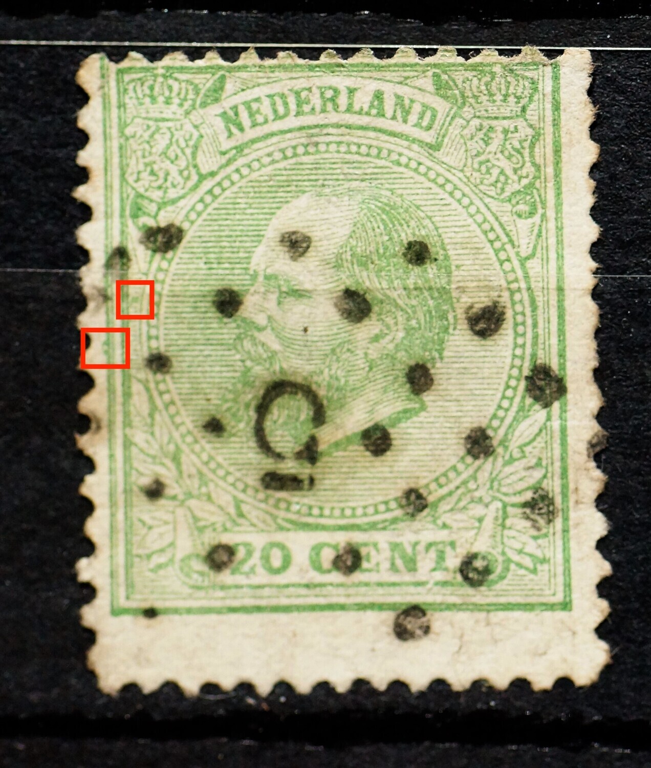 NVPH 24 - diverse groene vlekken in het zegelbeeld, o.a. links