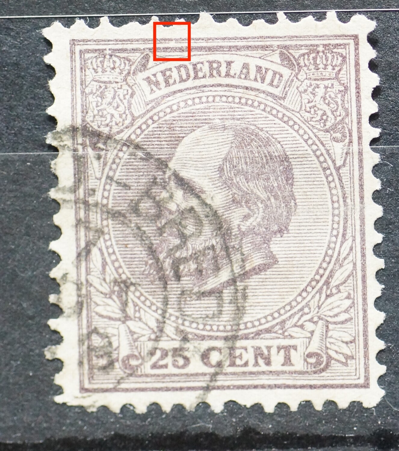 NVPH 26 - breukje in kaderlijn boven NVPH 26 - breukje in kaderlijn boven