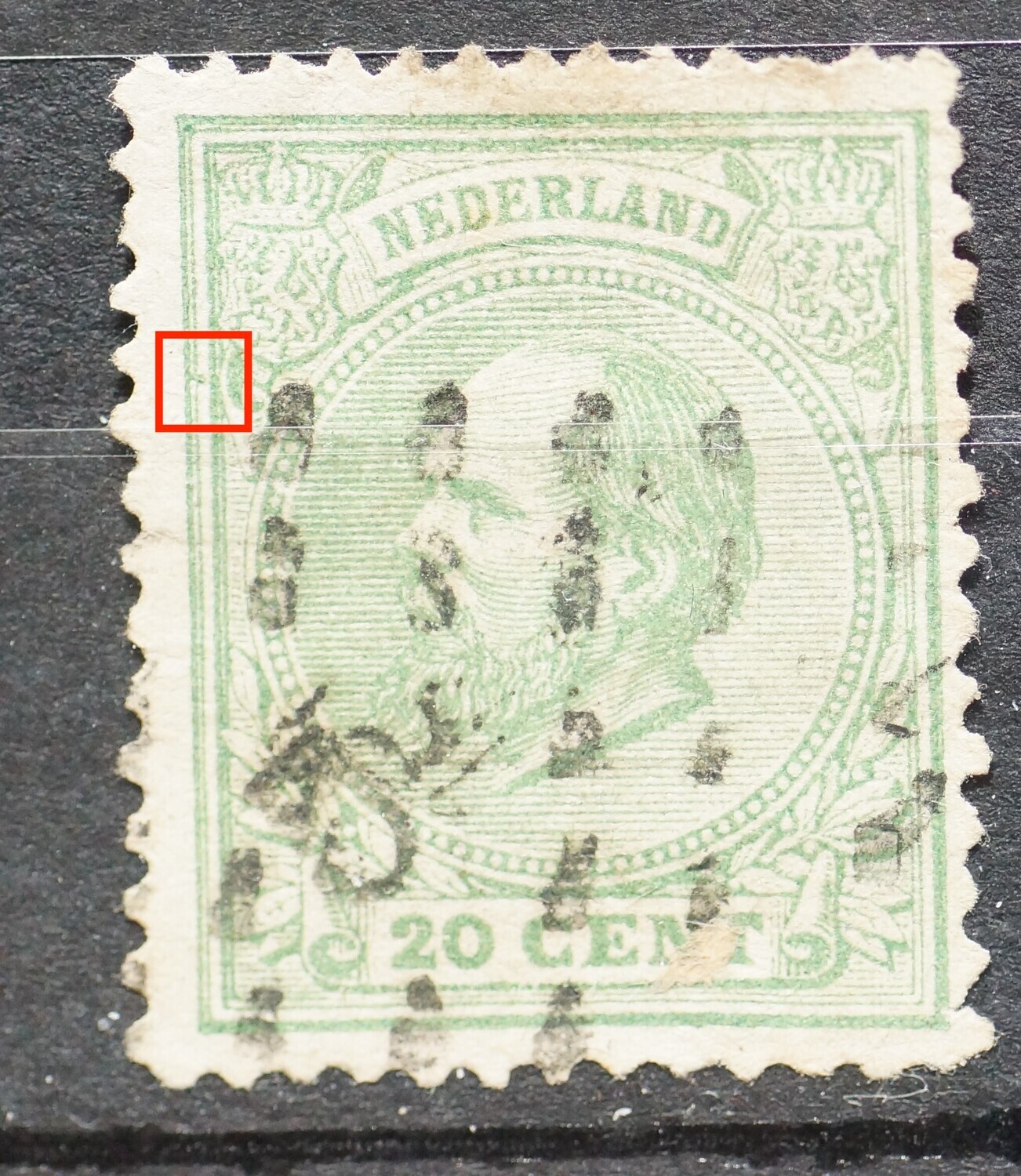 NVPH 24 - groene punt tussen kaderlijnen links NVPH 24 - groene punt tussen kaderlijnen links