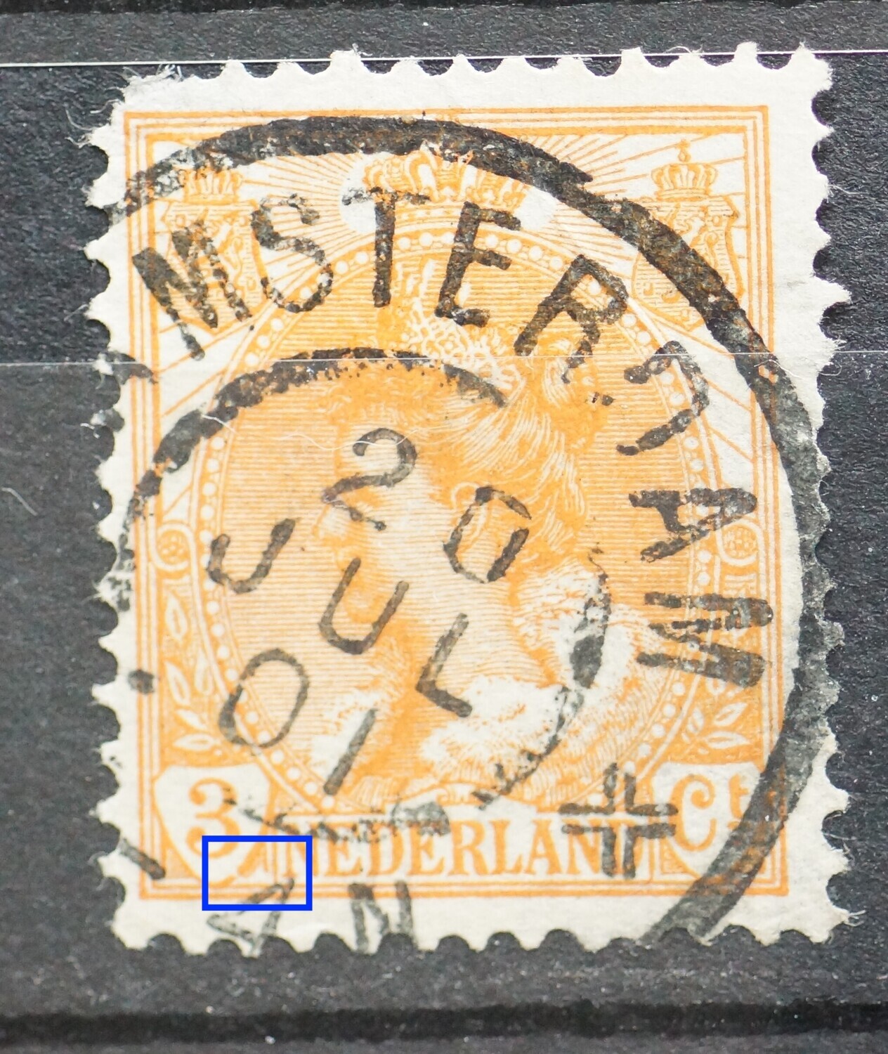 NVPH 56 (fraai) - witte vlek rechts van de 3