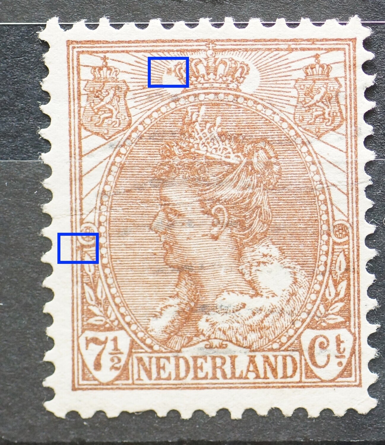 NVPH 61 - bruine vlekken o.a. links van kroon en tussen kaderlijnen links NVPH 61 - bruine vlekken o.a. links van kroon en tussen kaderlijnen links