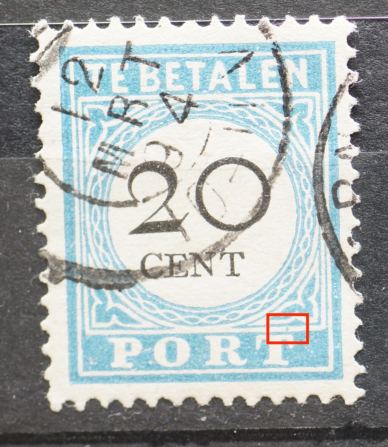 NVPH P10 - blauwe punt boven de T van PORT