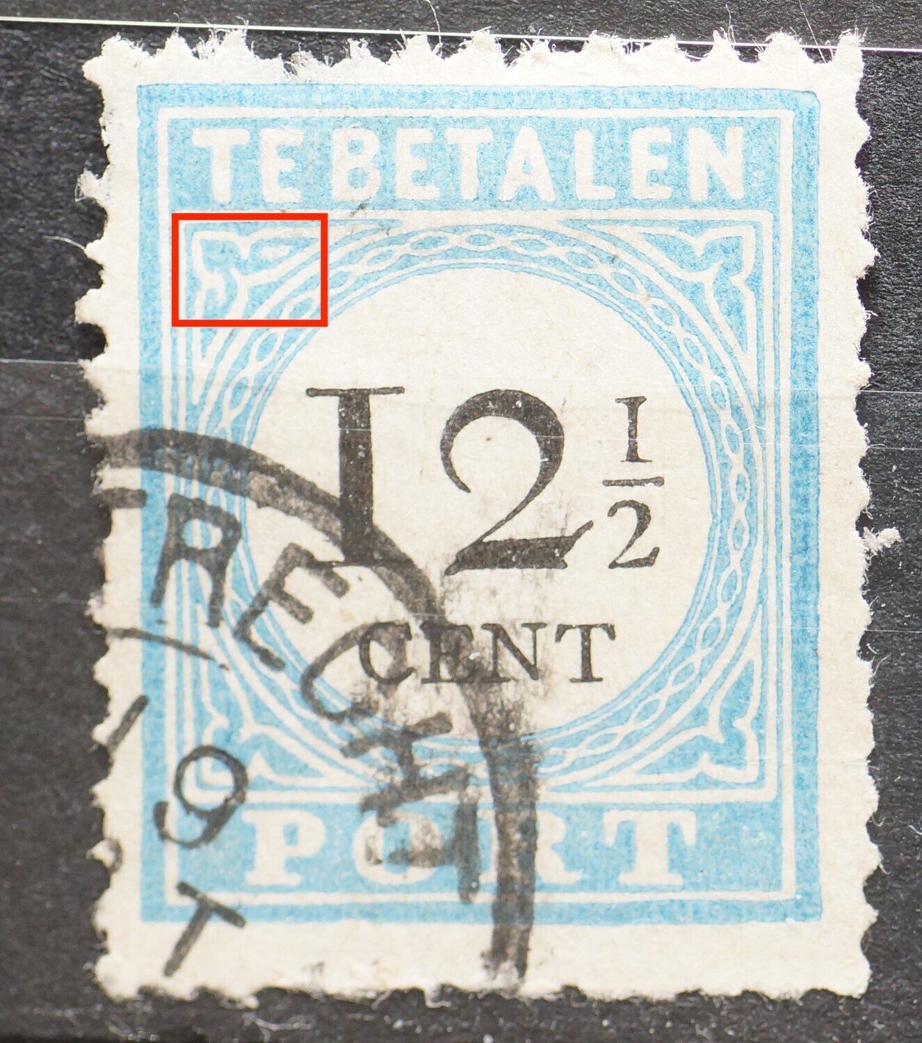 NVPH P8 (fraai) - witte vlek in ornament links