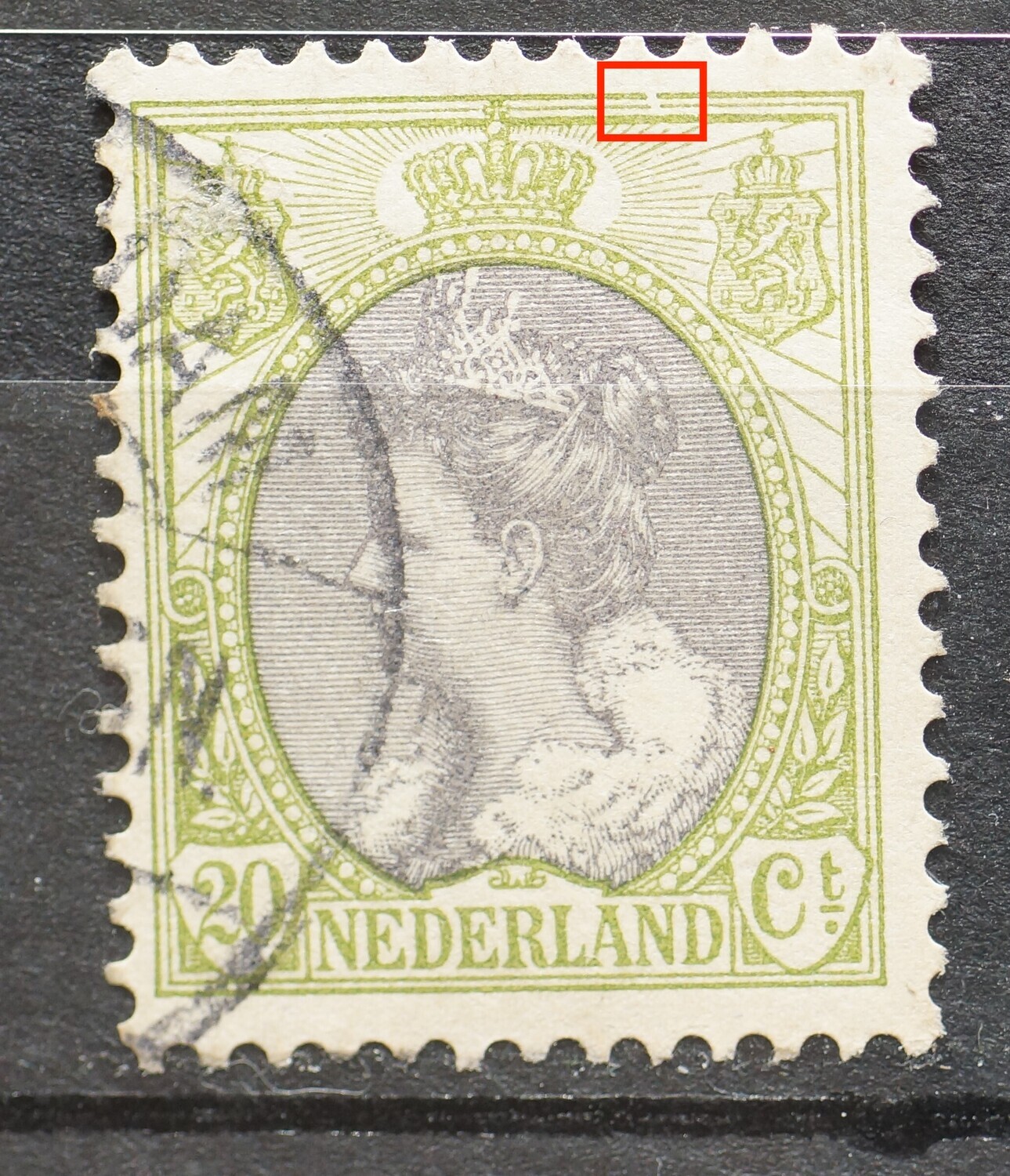 NVPH 69 - grote breuk in kaderlijnen boven