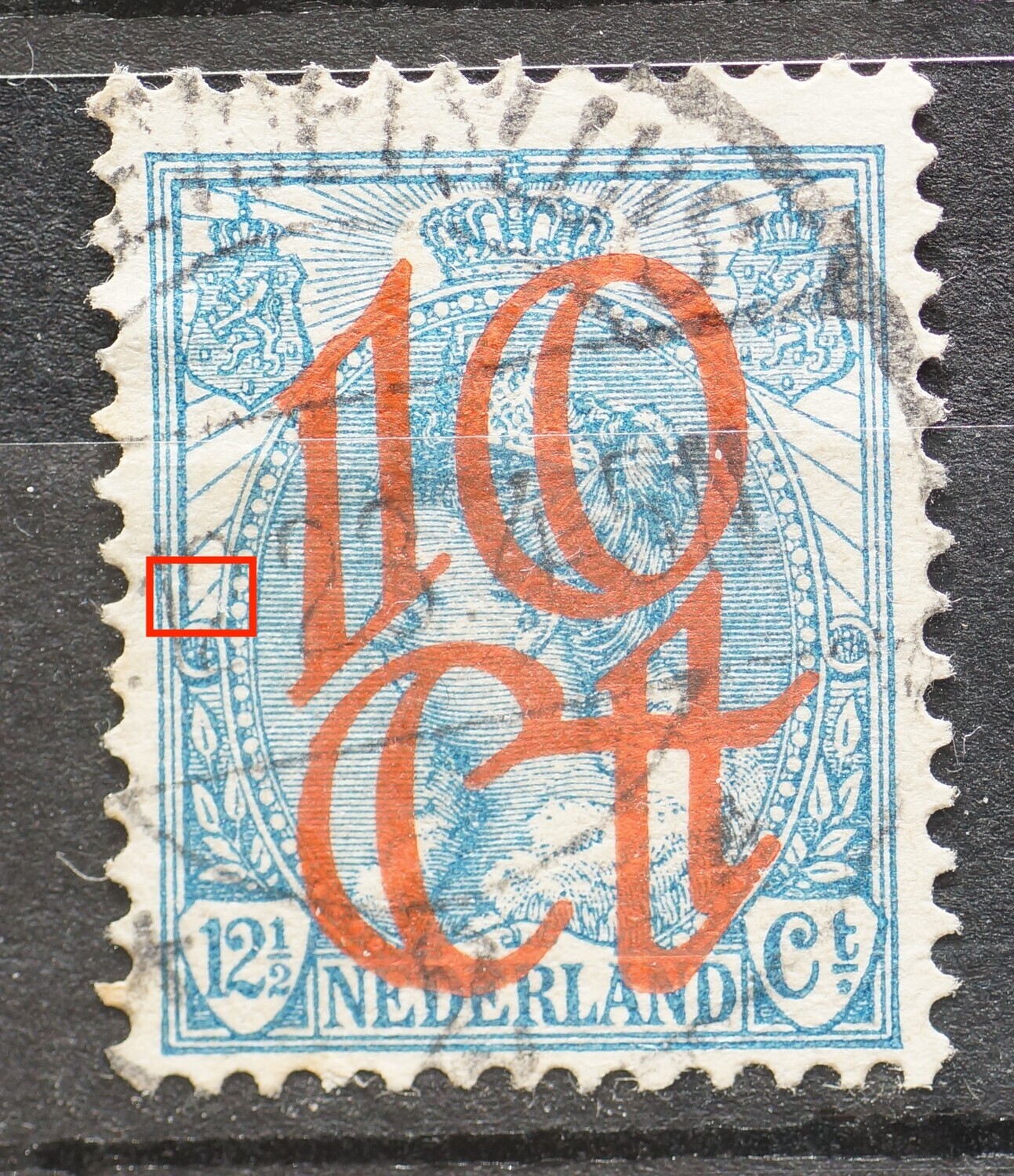 NVPH 118 - breuk in straal boven linker rozet