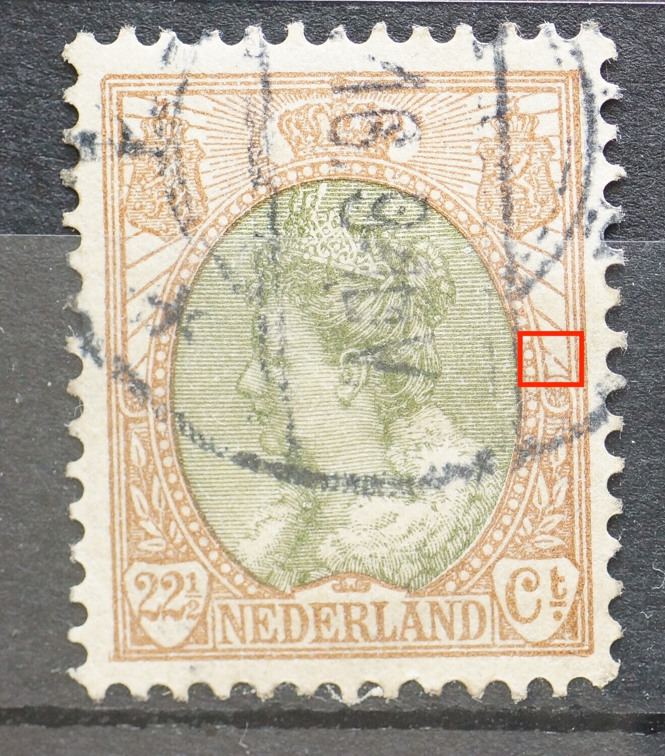 NVPH 70 - breuk in straal boven rechter rozet NVPH 70 - breuk in straal boven rechter rozet