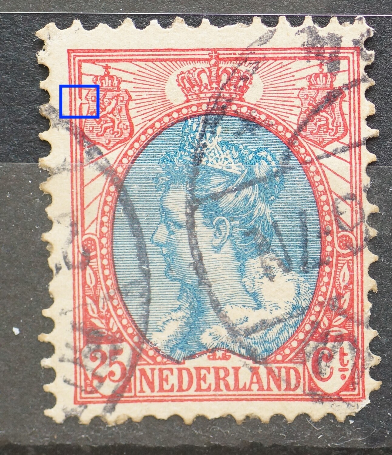 NVPH 71 - breuk in kaderlijn naast linker wapenschild NVPH 71 - breuk in kaderlijn naast linker wapenschild