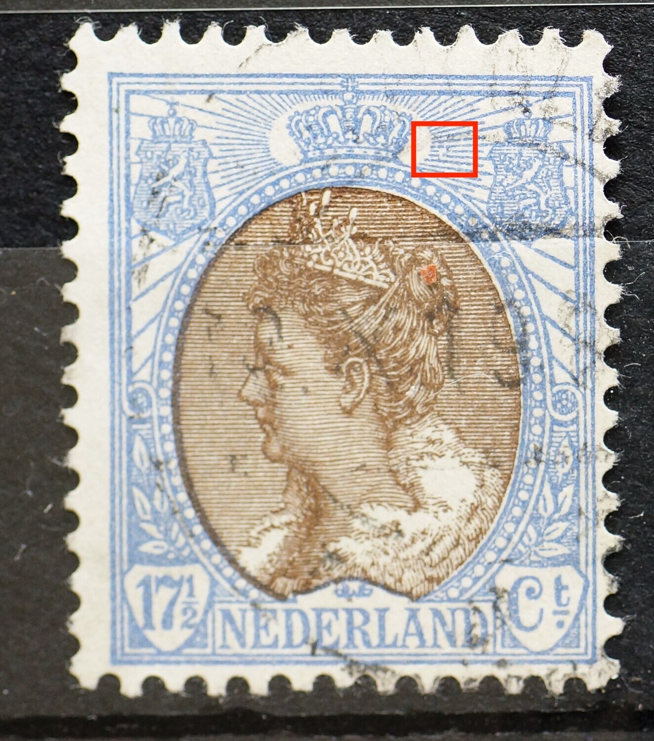 NVPH 67 - breuk in straal rechts van kroon