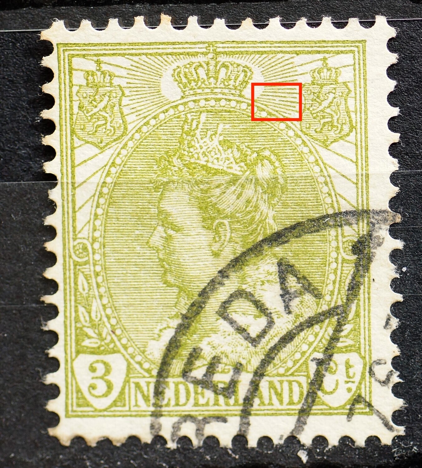 NVPH 57 - breuk in straal rechts van kroon