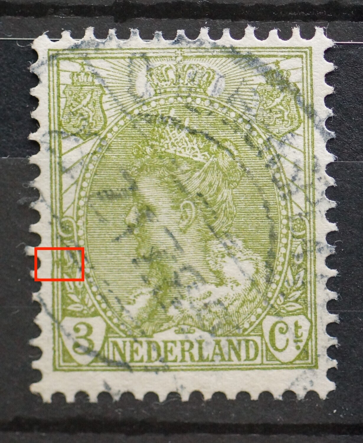 NVPH 57 - groene vlekken bij linker rozet