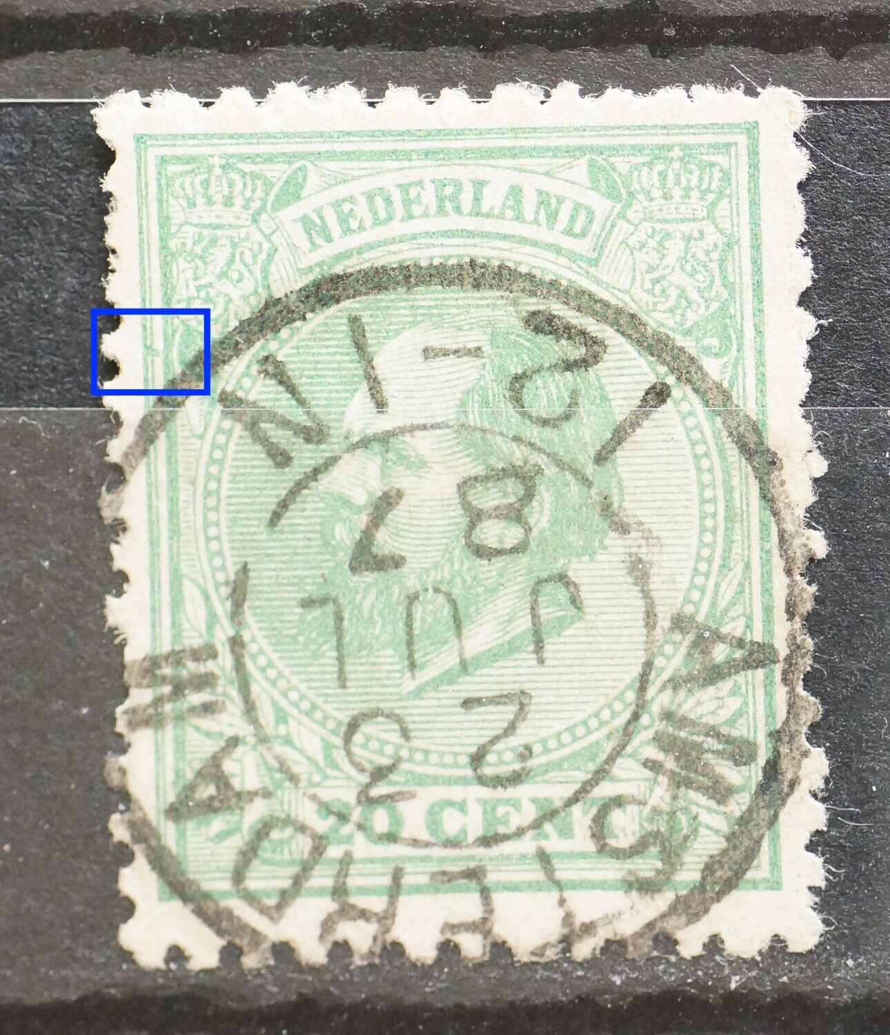 NVPH 24 - groene vlek tussen de kaderlijnen links NVPH 24 - groene vlek tussen de kaderlijnen links