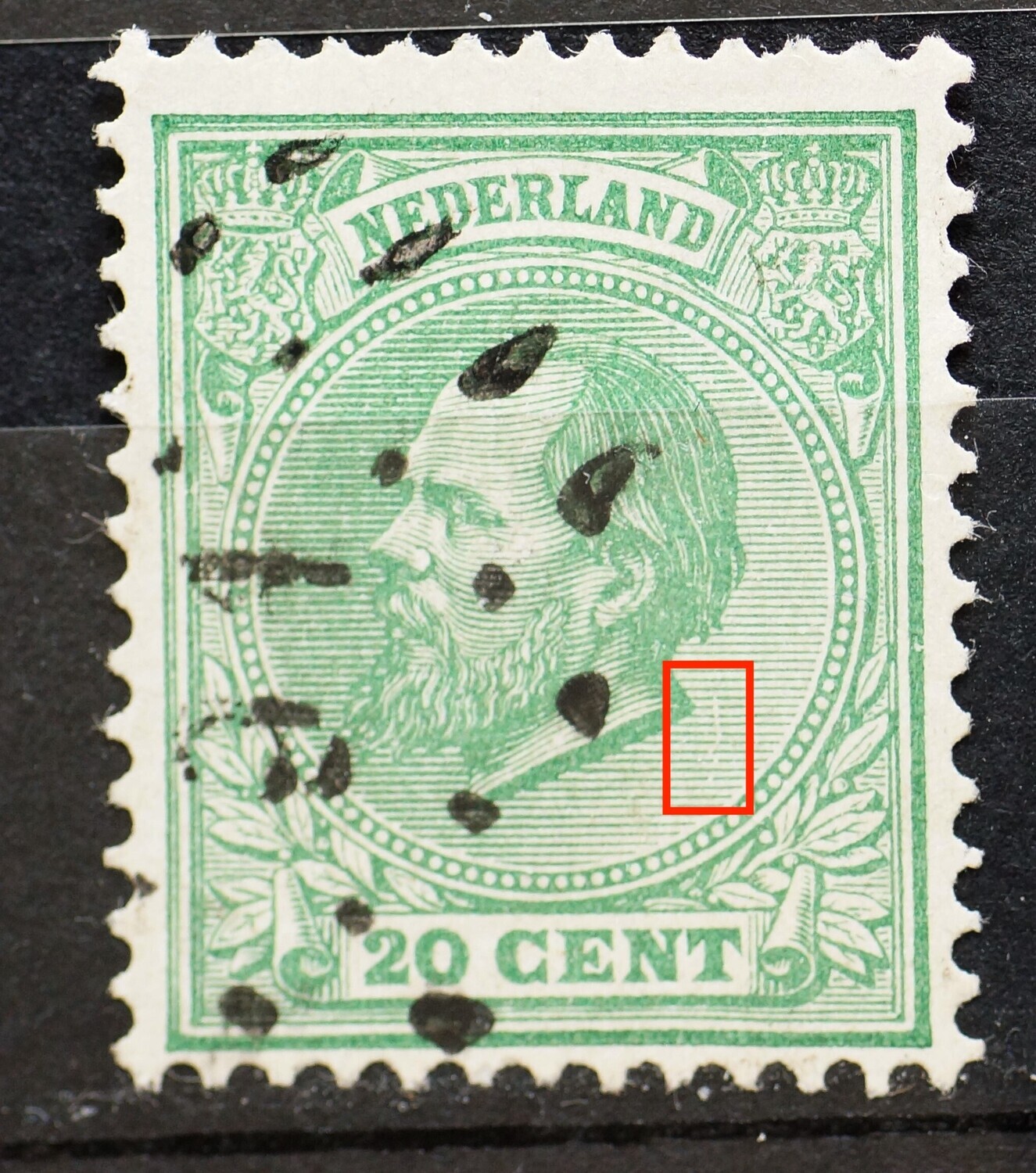 NVPH 24 - krassen in arcering rechts