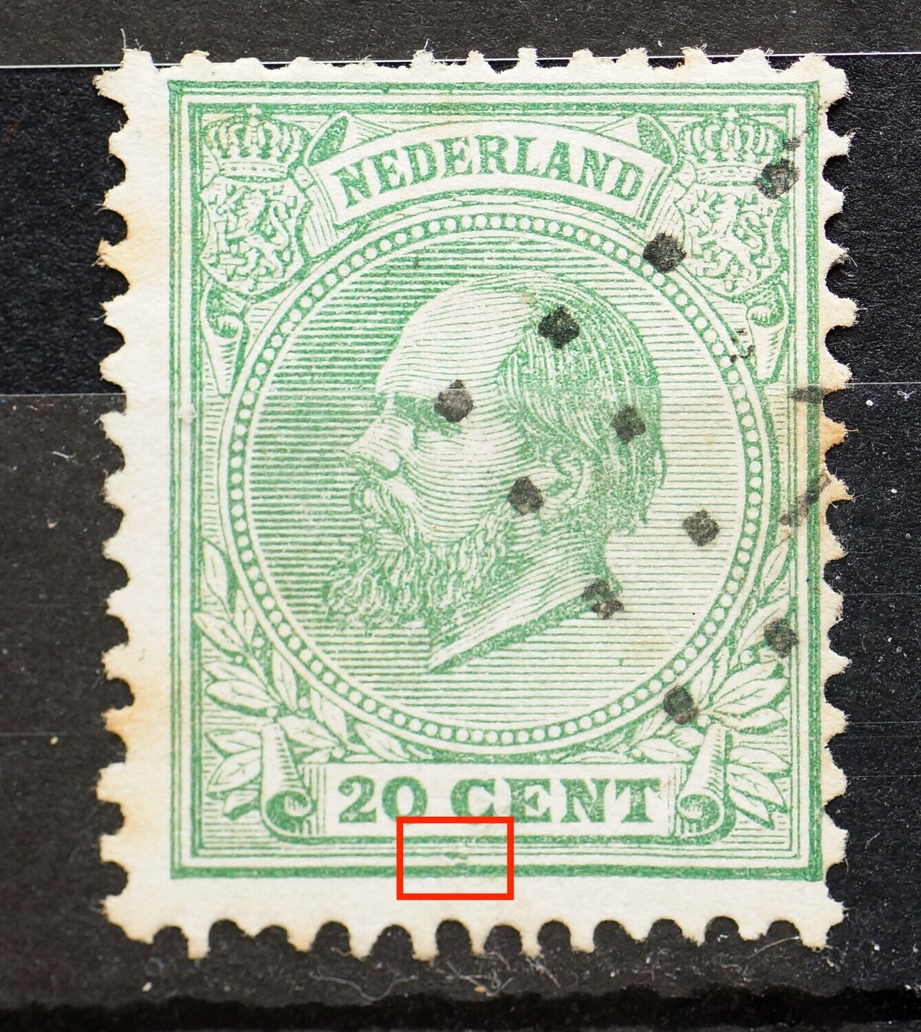 NVPH 24 - groene vlekken tussen de kaderlijnen onder de C van CENT