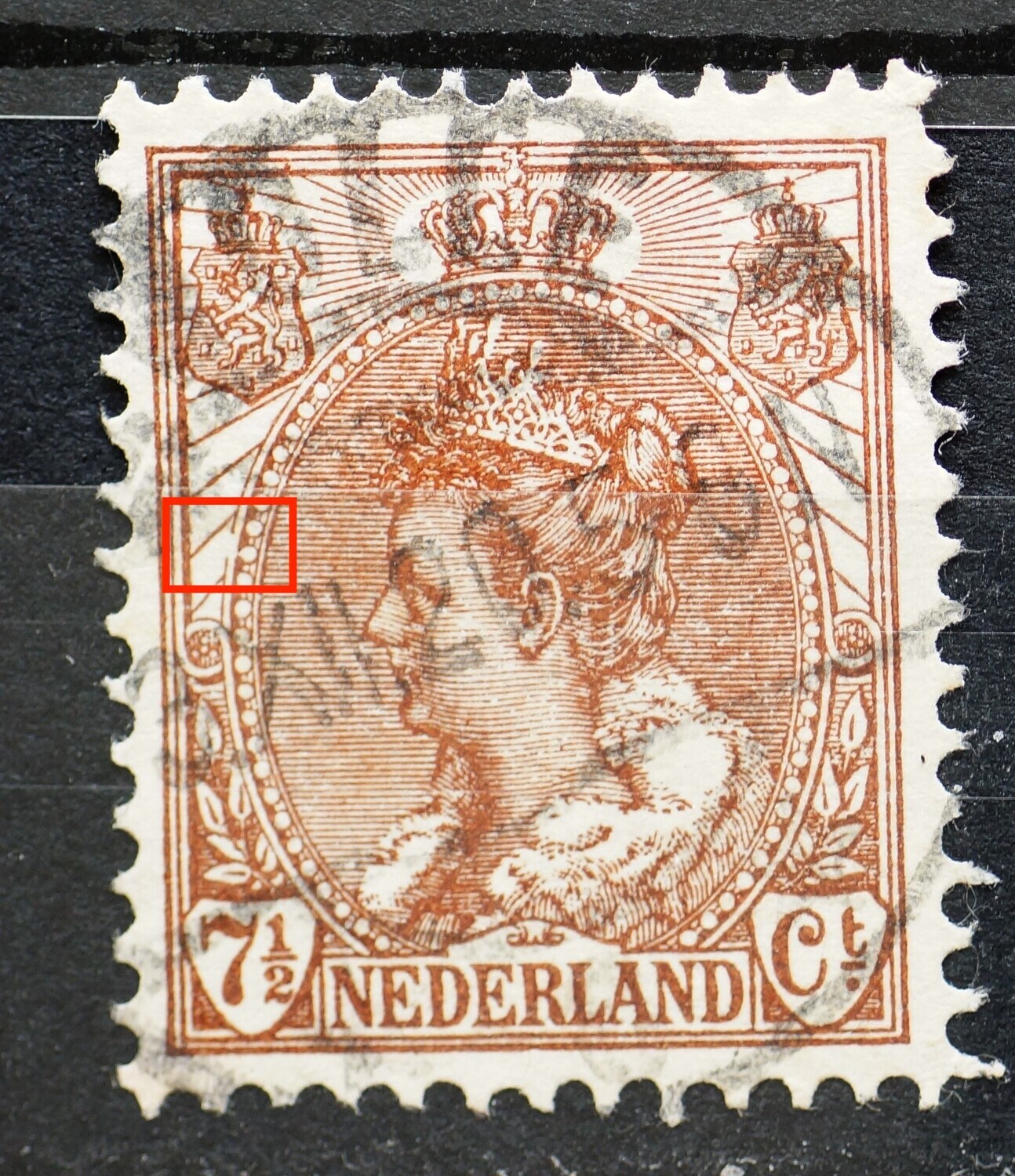 NVPH 61 - o.a. breuk in rand medaillon links