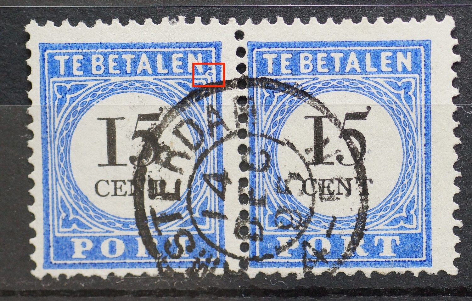 NVPH P24f (paar) - 'kringetje' op de linkerzegel NVPH P24f (paar) - 'kringetje' op de linkerzegel