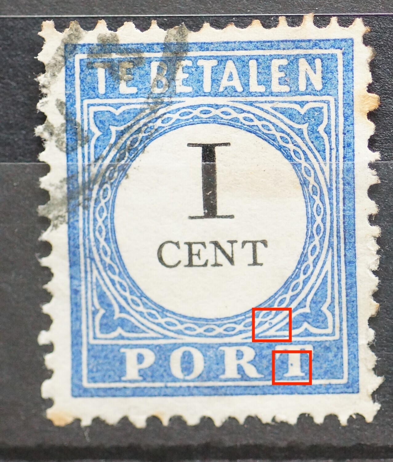 NVPH P14 - blauwe punt in rand medaillon en in de T van PORT
