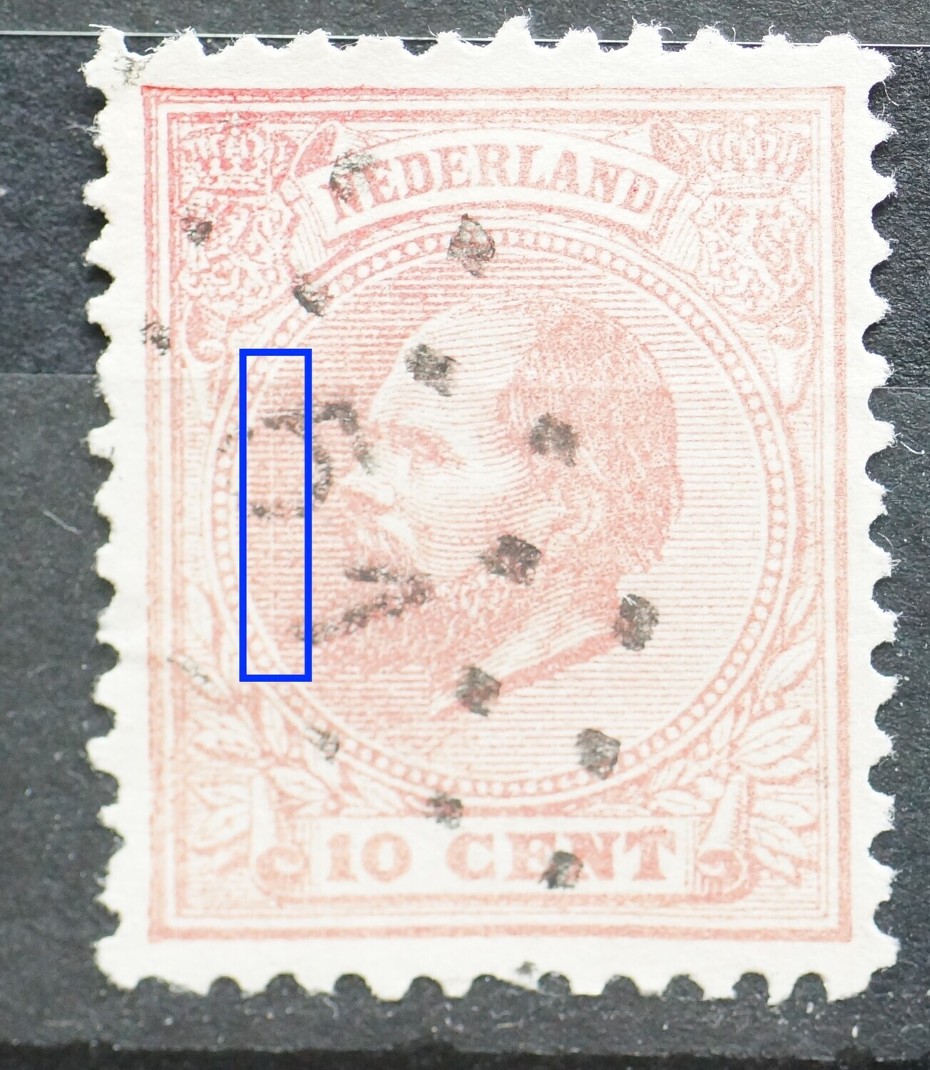 NVPH 21 - verticale (graveer)kras voor het gezicht