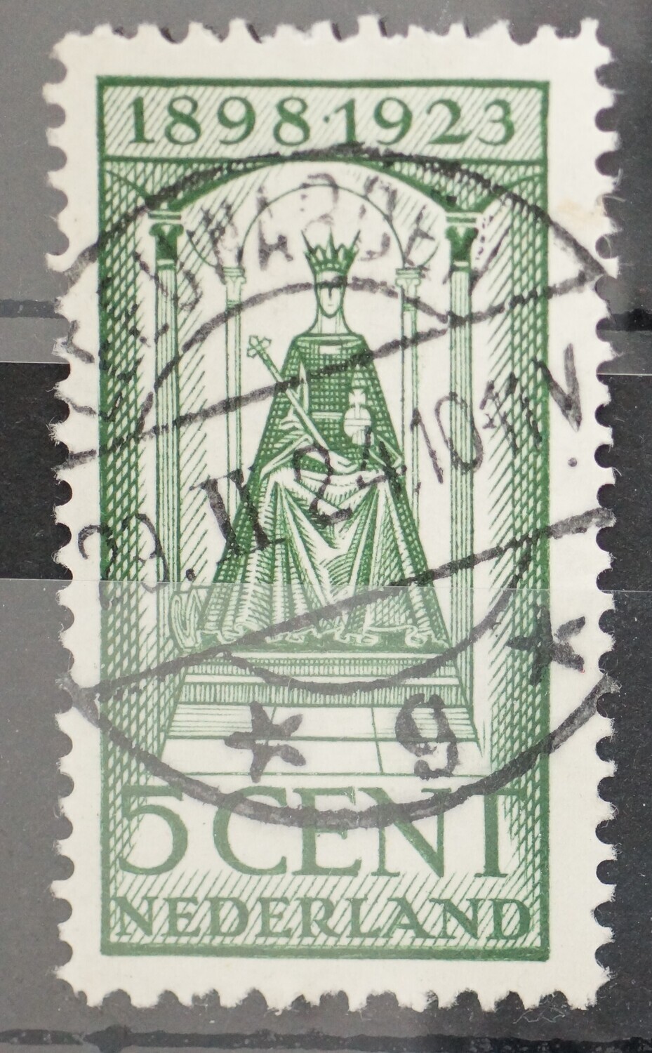 Leeuwarden 9 op NVPH 122 - vrij schaars Leeuwarden 9 op NVPH 122 - vrij schaars